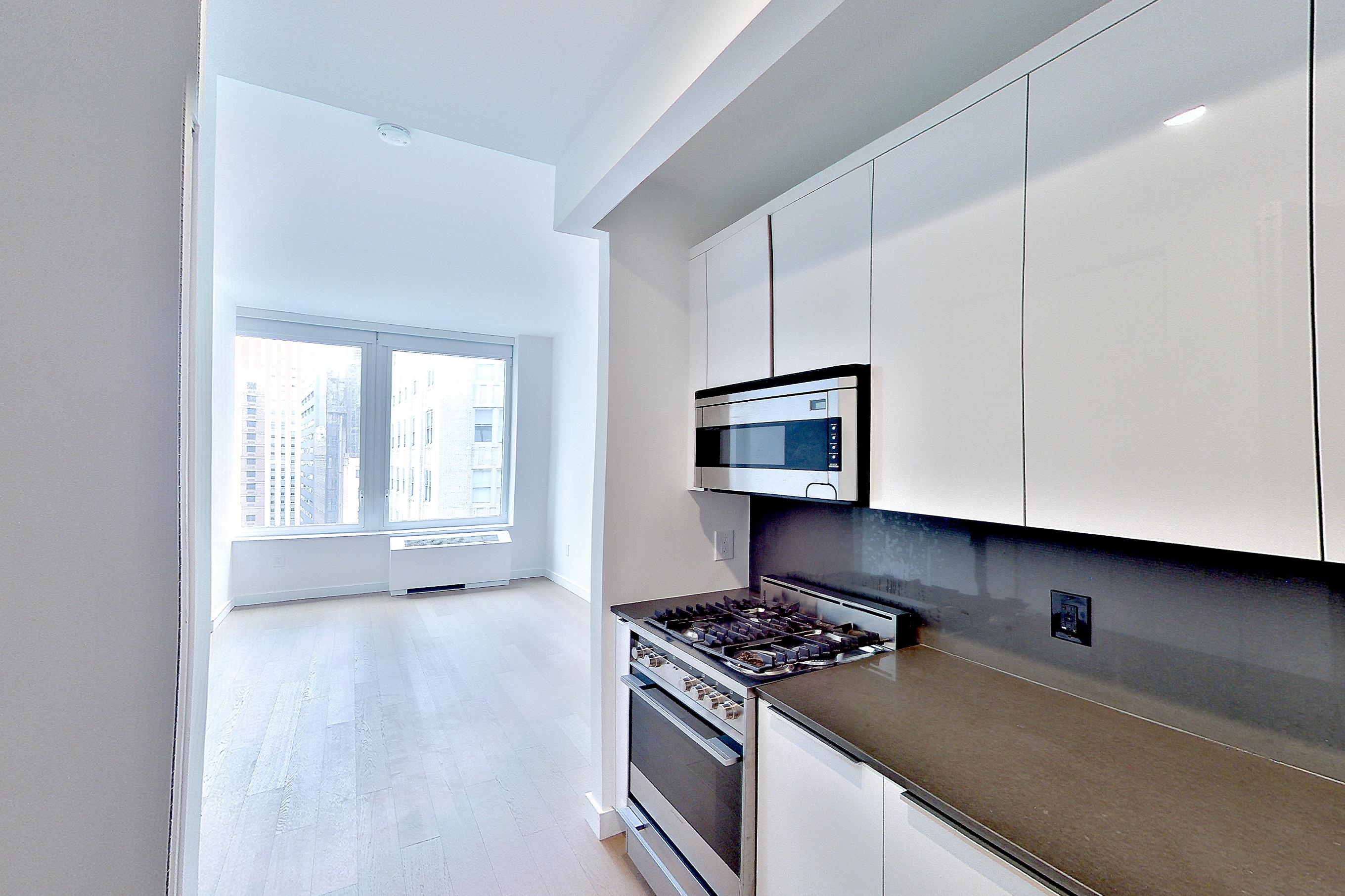 KITCHEN CLOSET