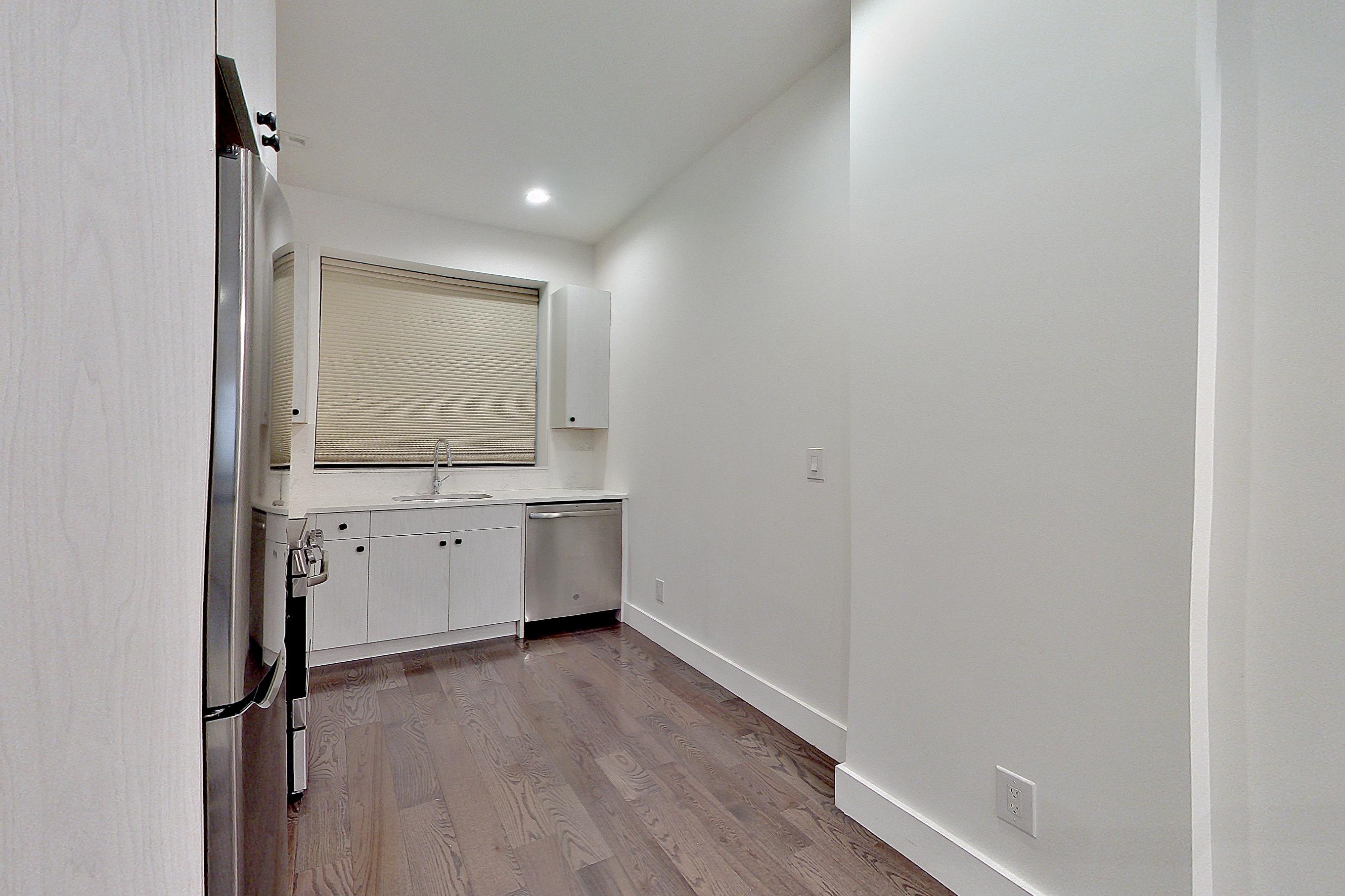 KITCHEN ENTRY
