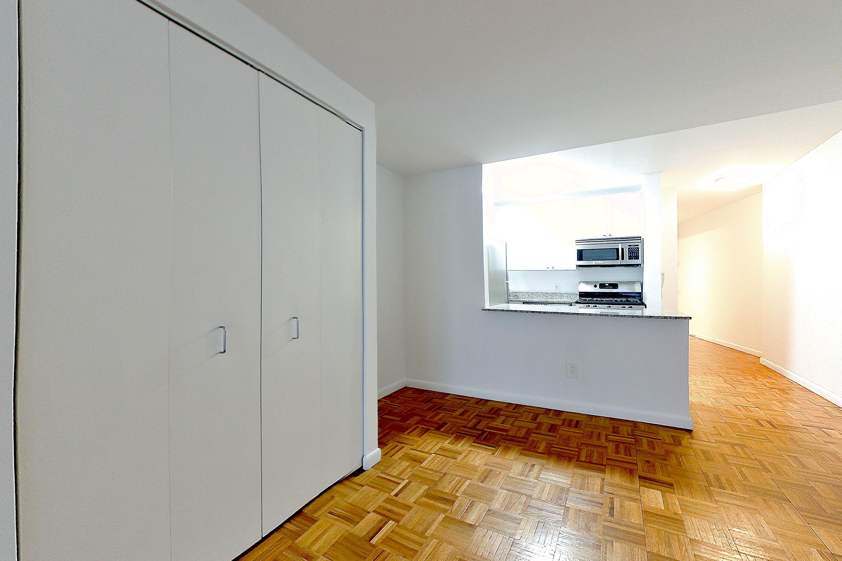 LIVING SPACE CLOSET 2
