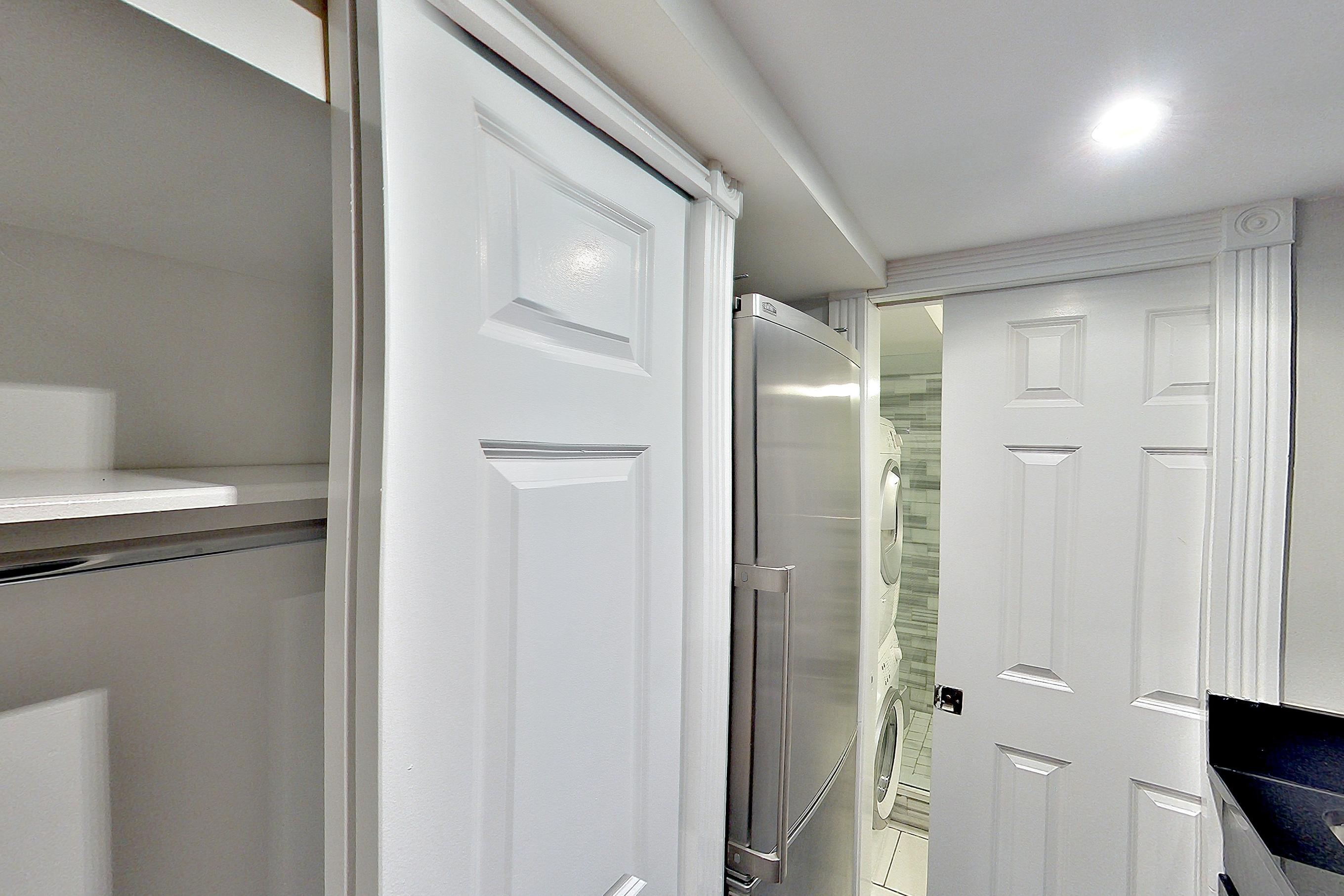 KITCHEN CLOSET