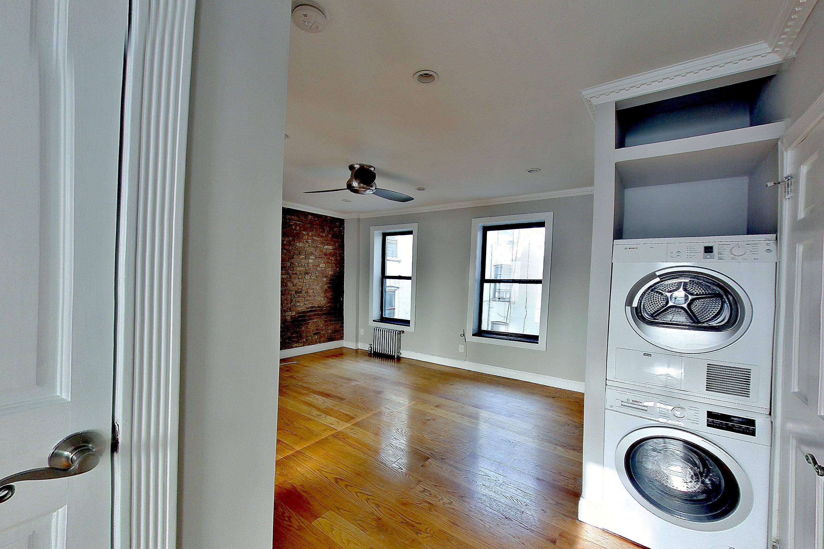 LIVING ROOM CORNER