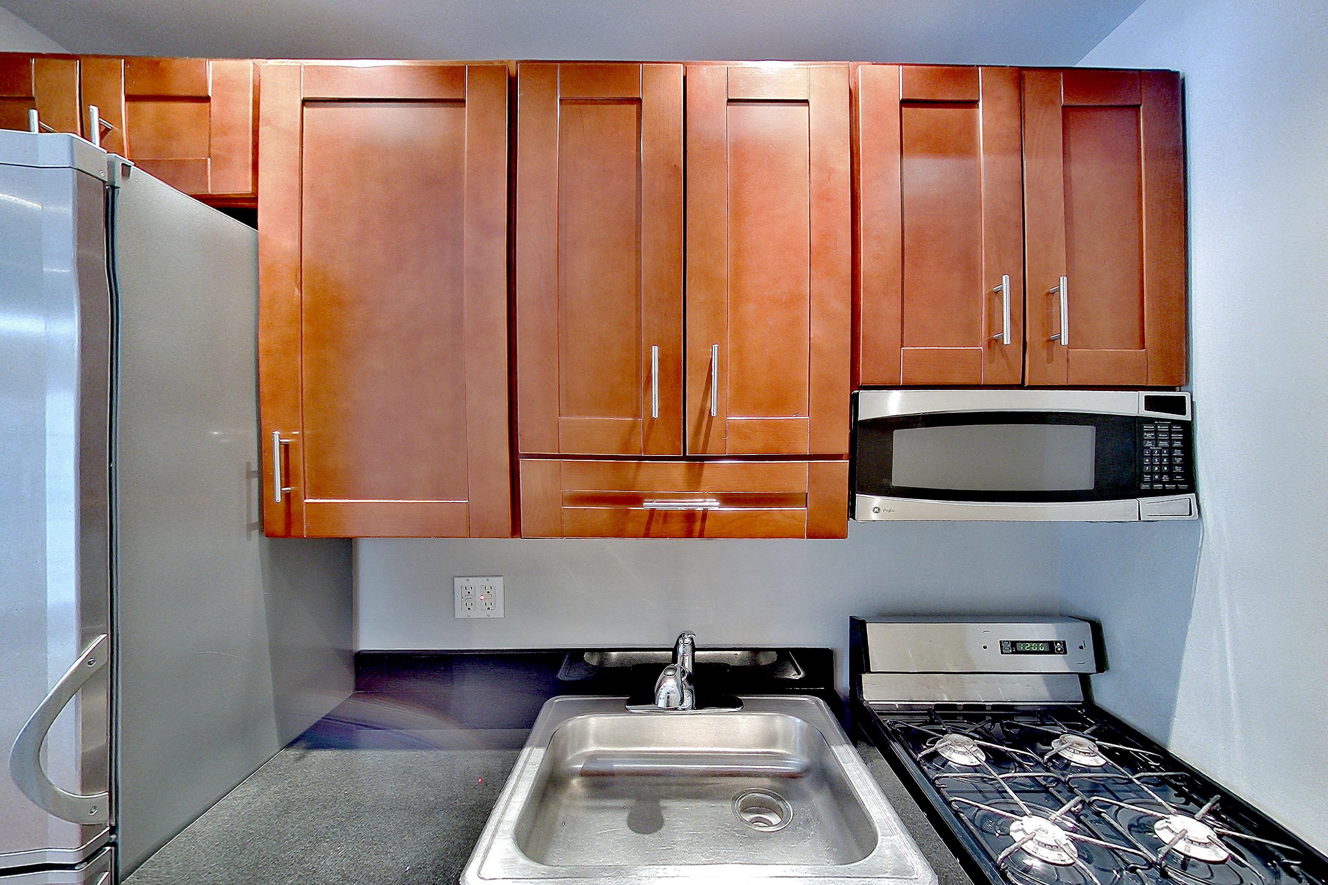 KITCHEN CLOSET