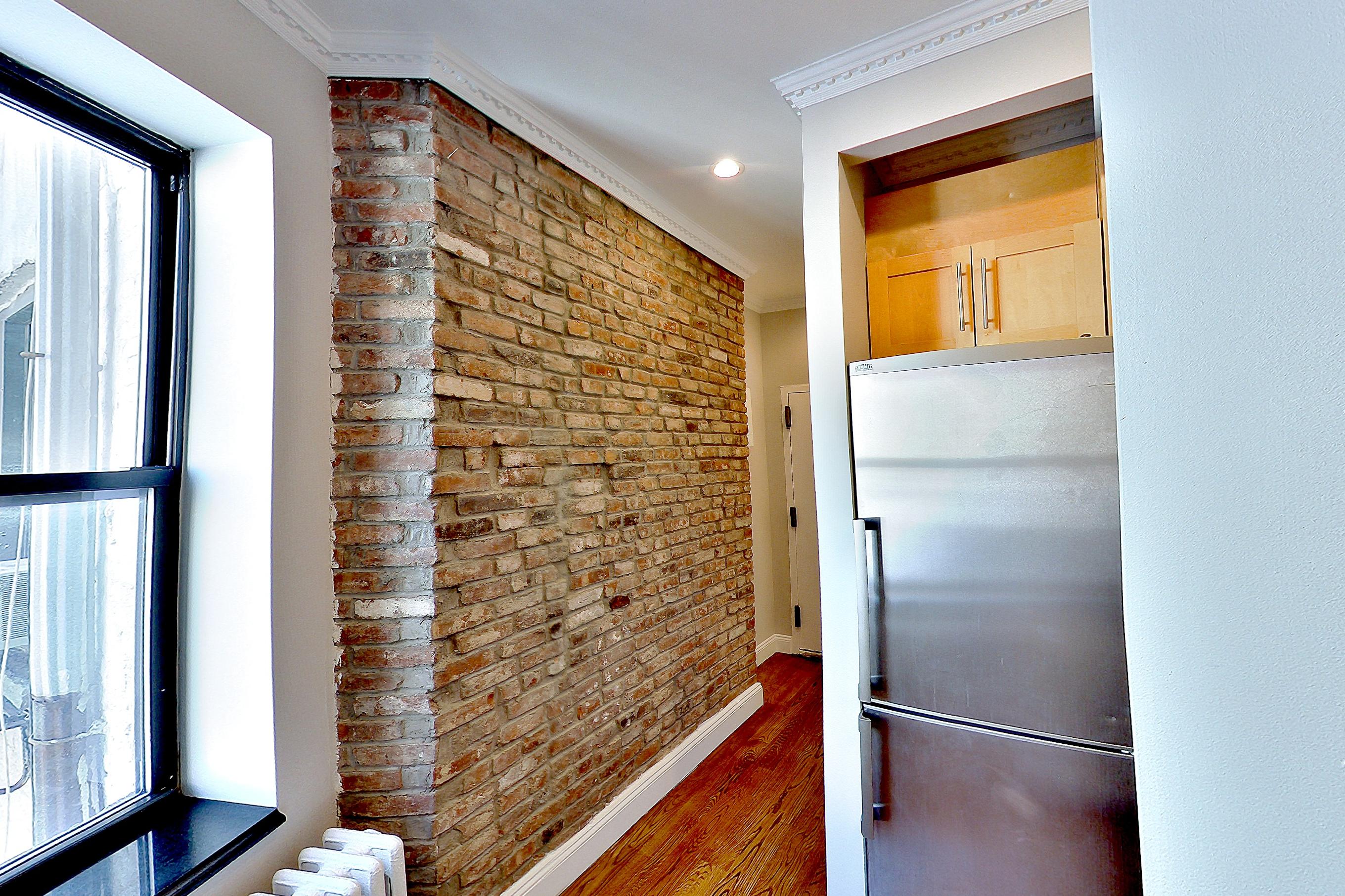 KITCHEN CLOSET