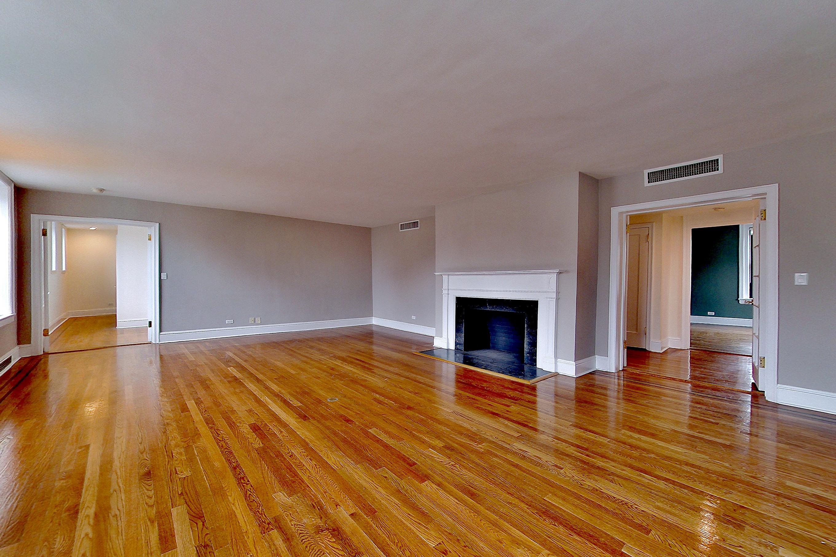LIVING ROOM CORNER 4