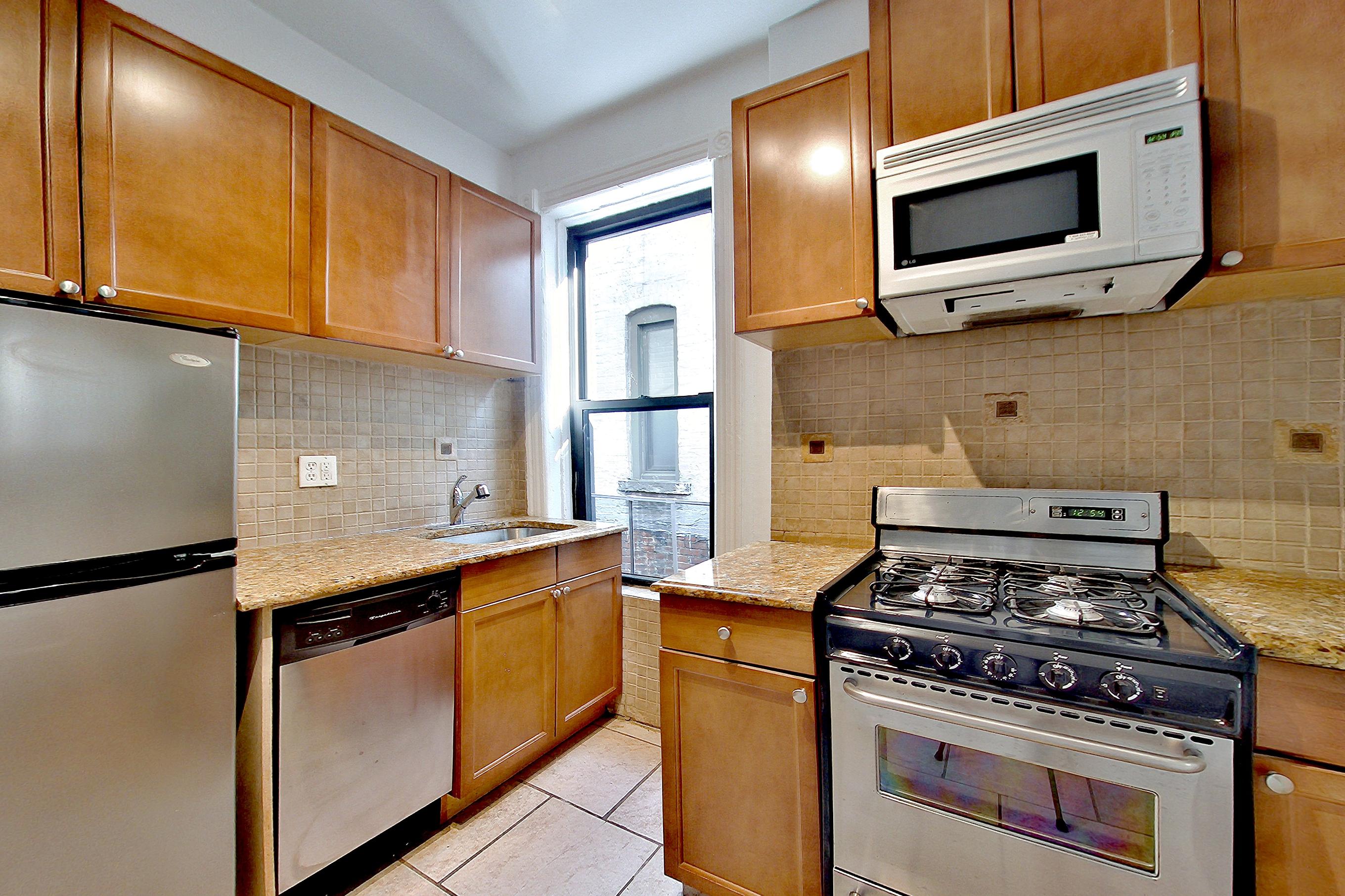 KITCHEN PANTRY