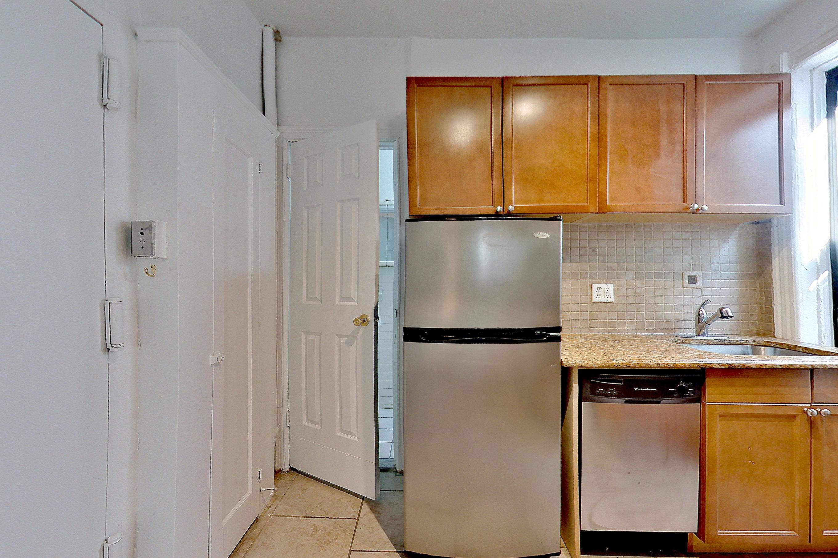 KITCHEN PANTRY
