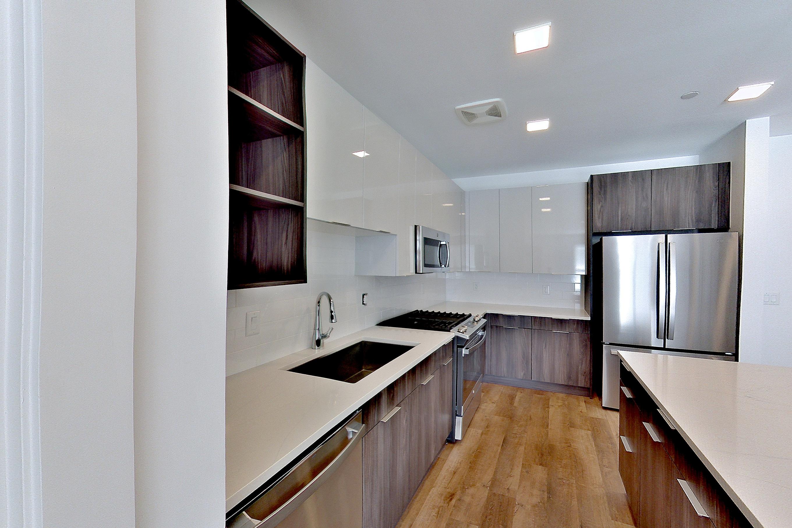 KITCHEN CLOSET