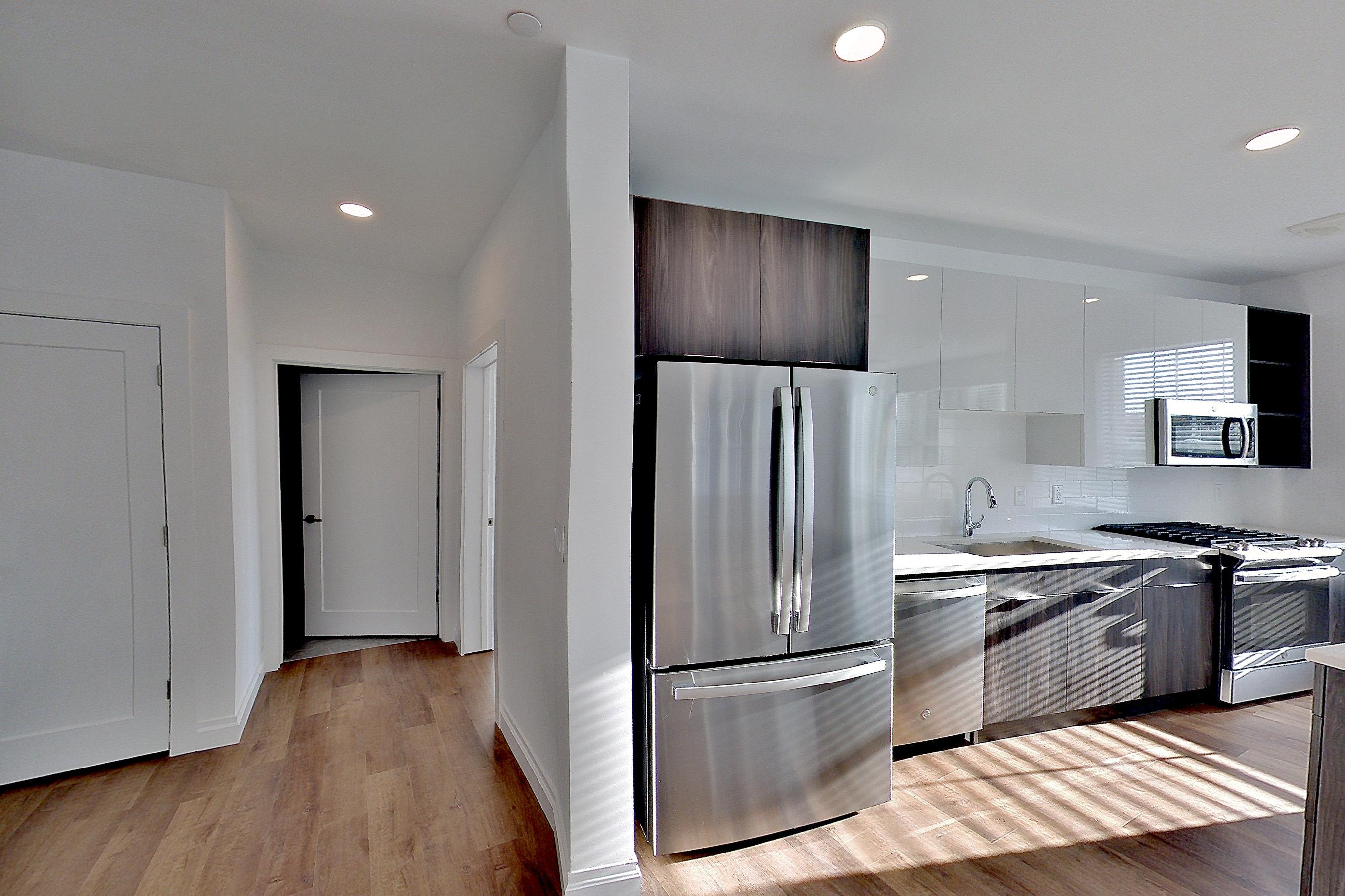 KITCHEN CLOSET