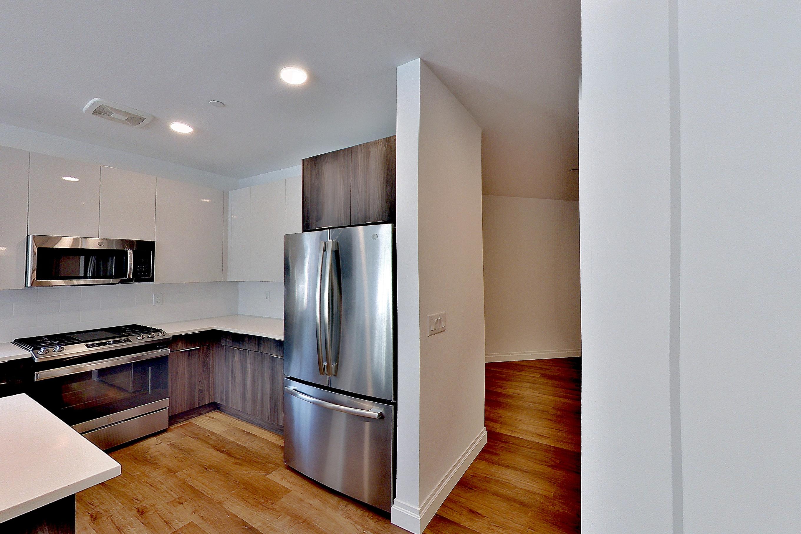 KITCHEN CLOSET