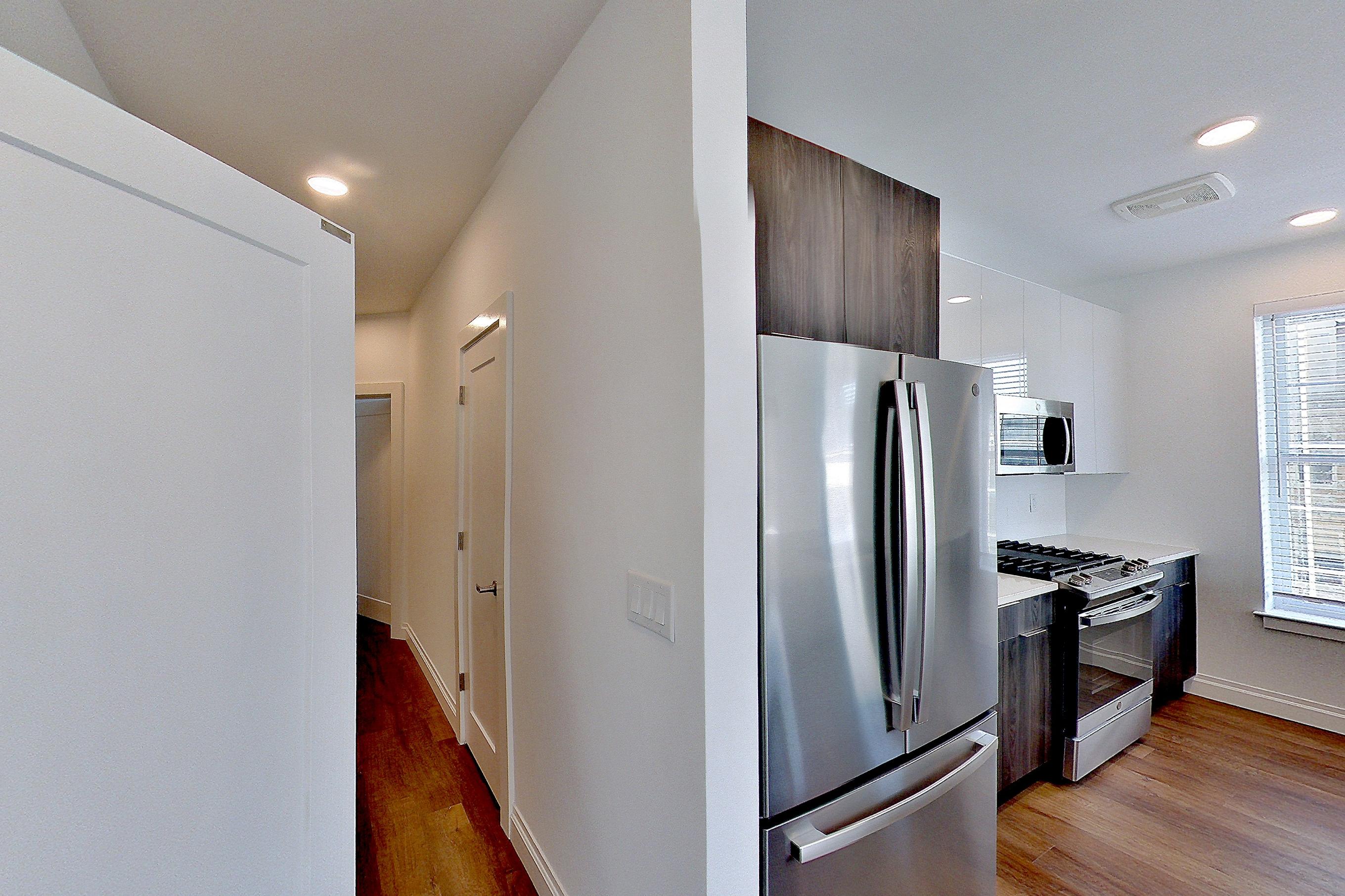KITCHEN CLOSET