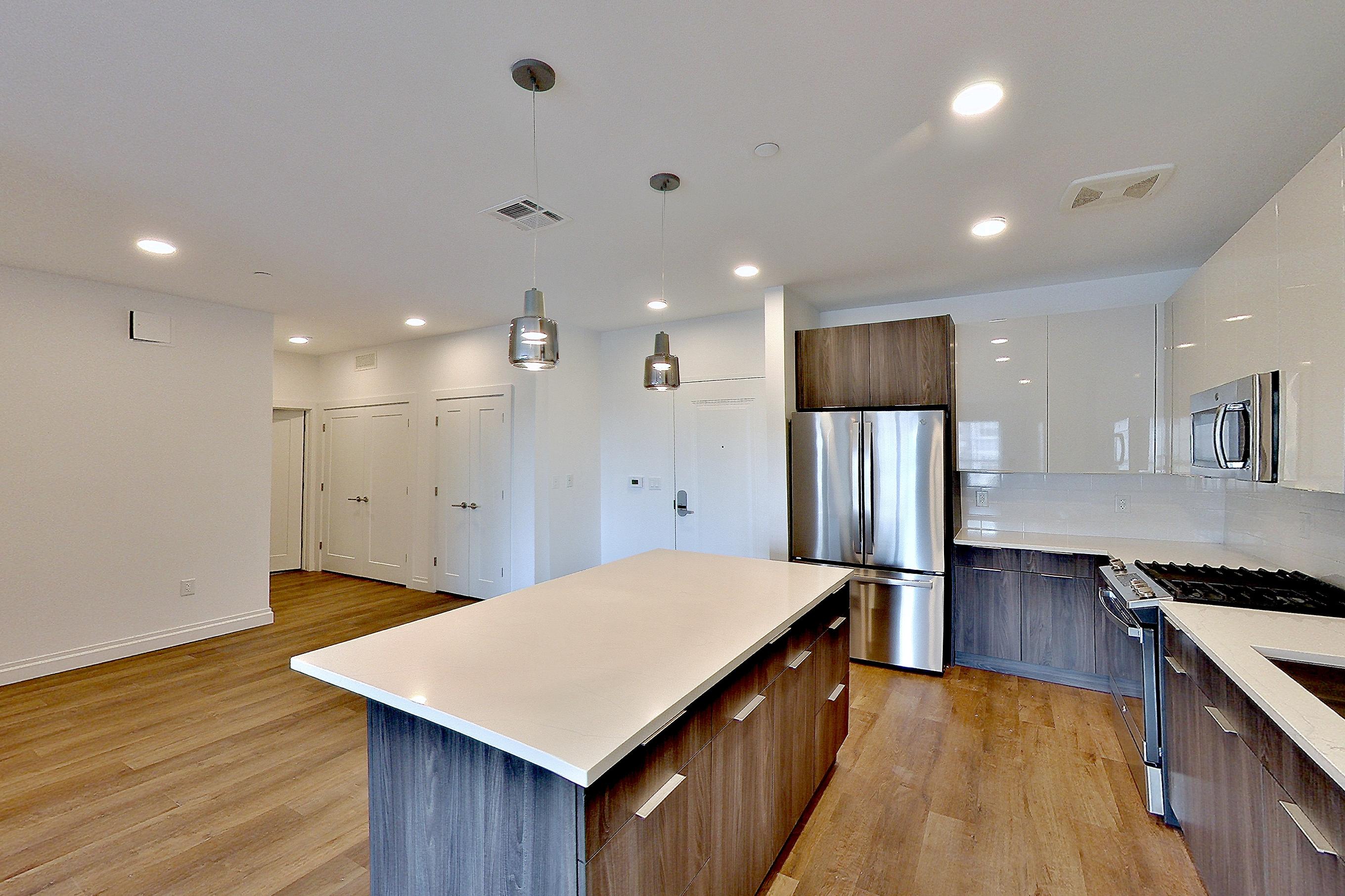 KITCHEN CLOSET