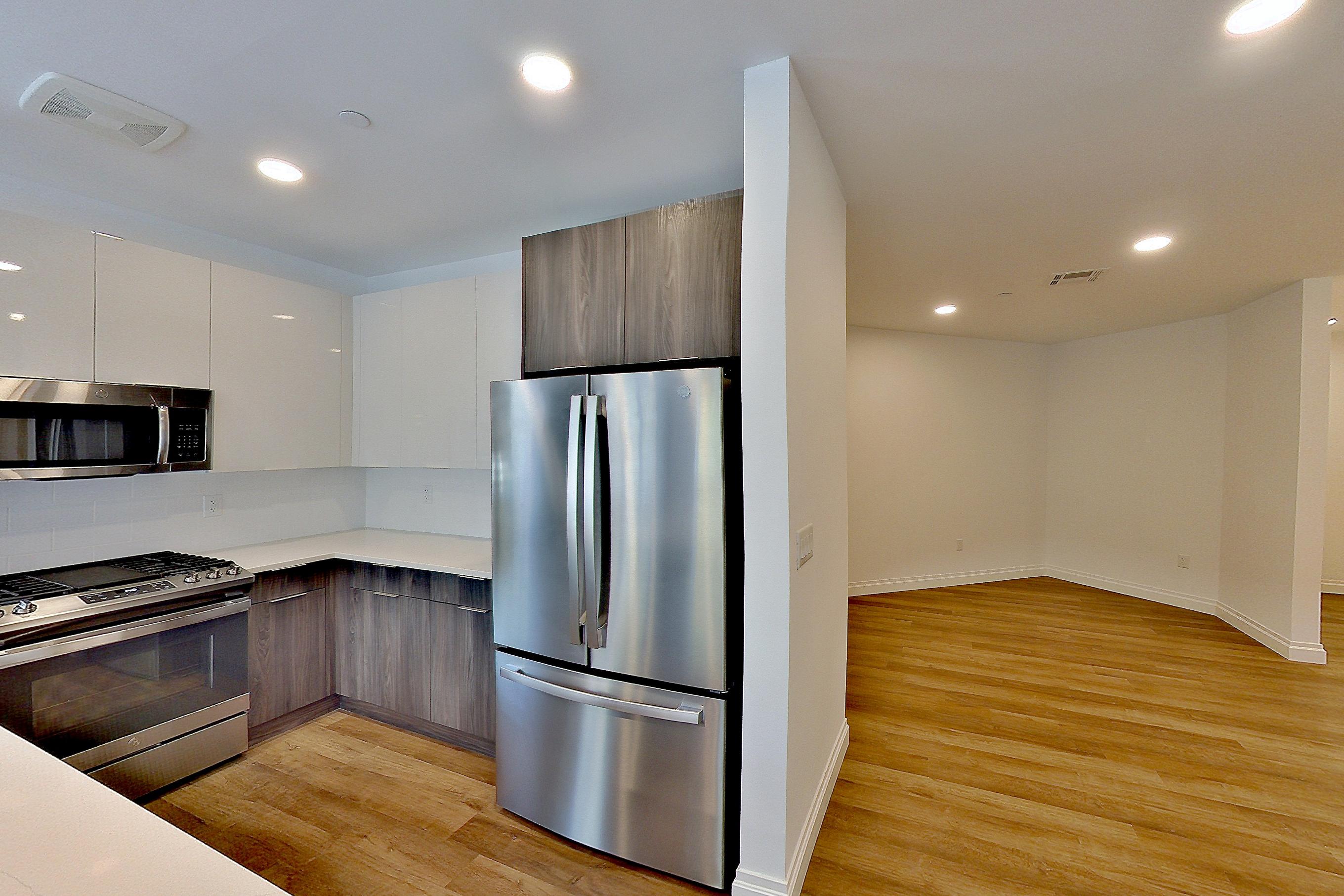 KITCHEN CLOSET