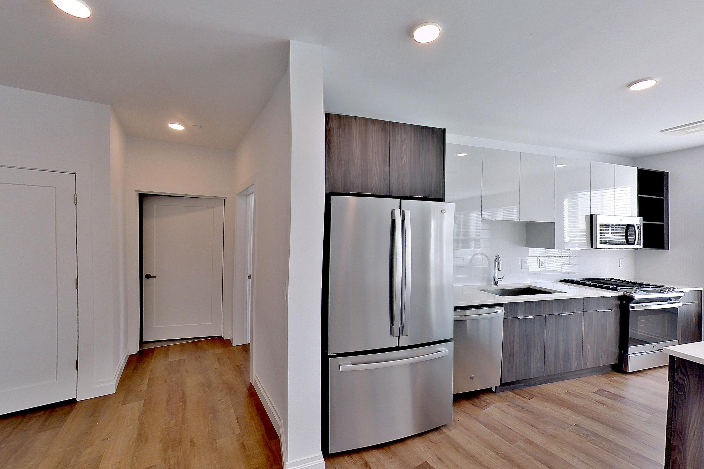KITCHEN CLOSET