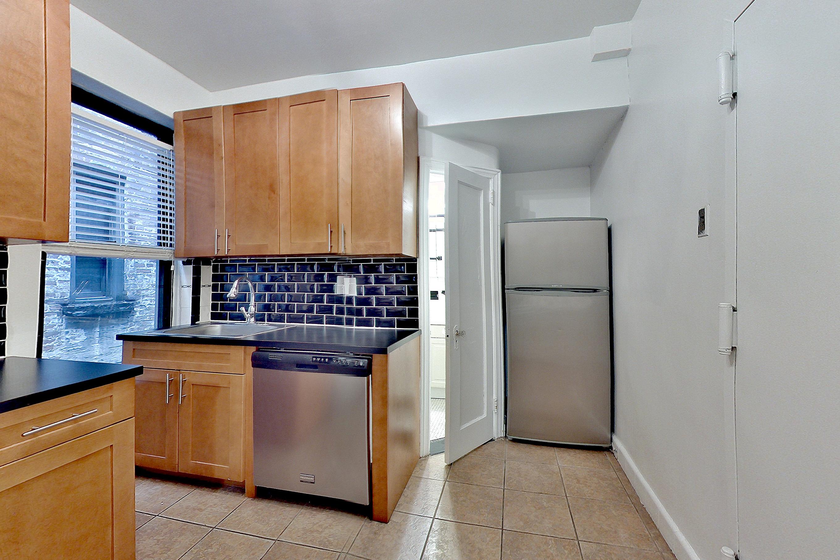 KITCHEN PANTRY