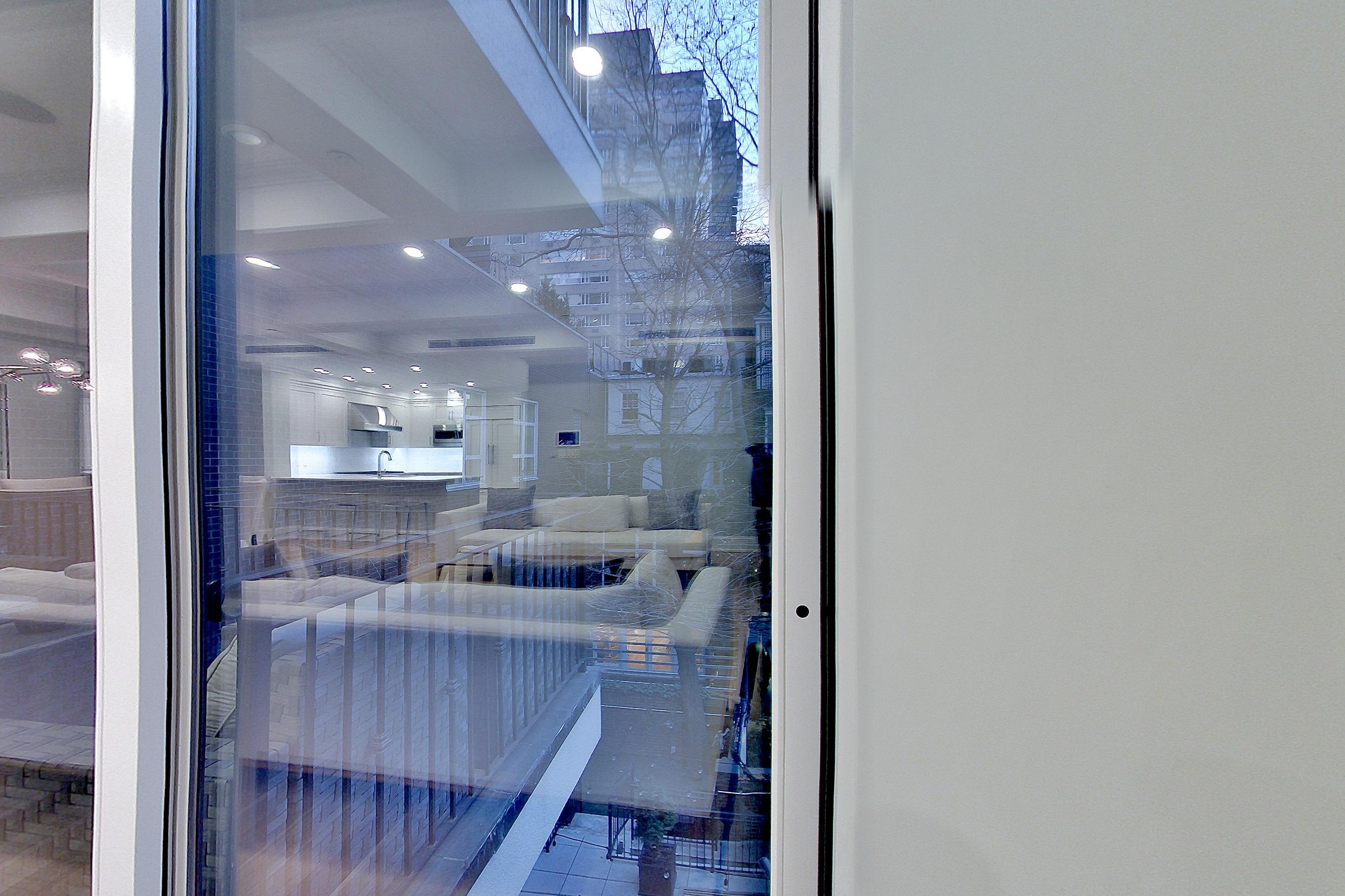 LIVING SPACE CORNER 2