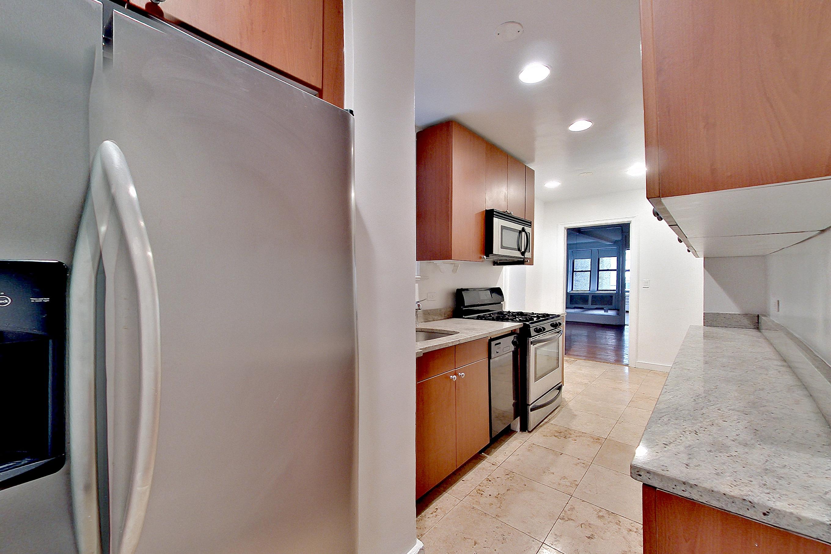 KITCHEN END