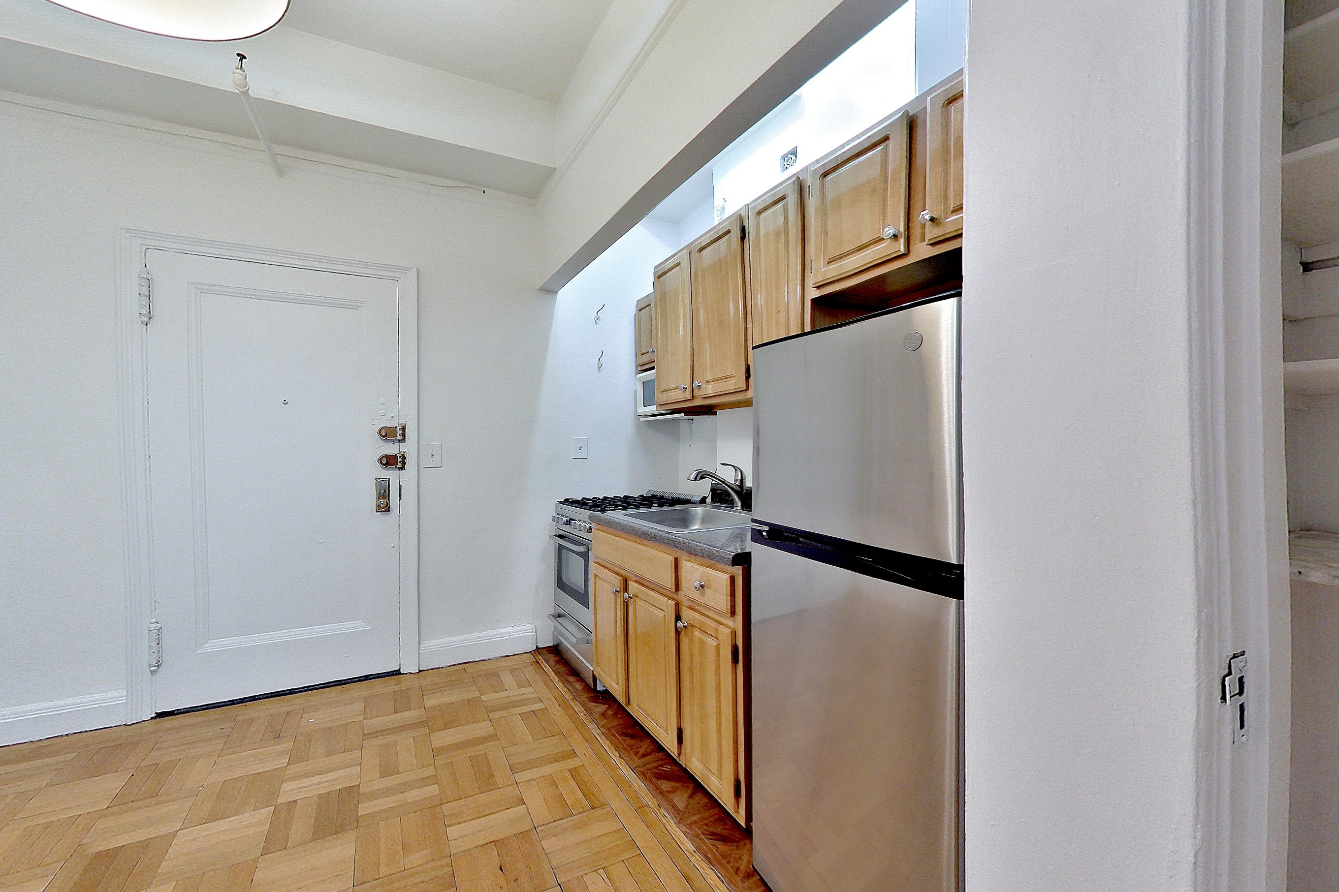 KITCHEN PANTRY