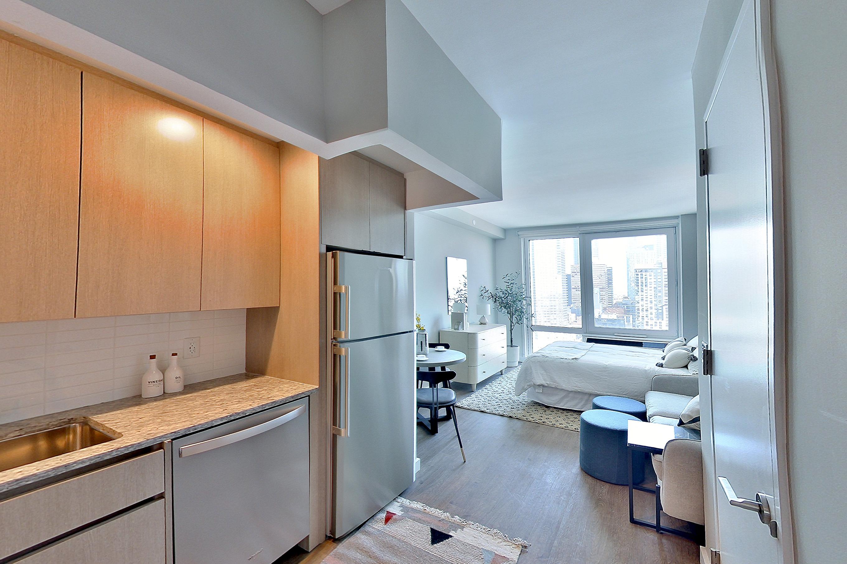 KITCHEN CLOSET