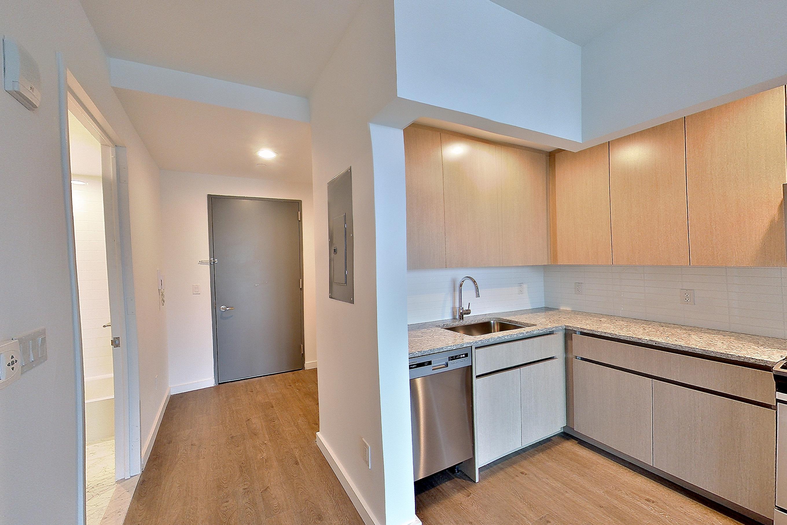 KITCHEN CLOSET