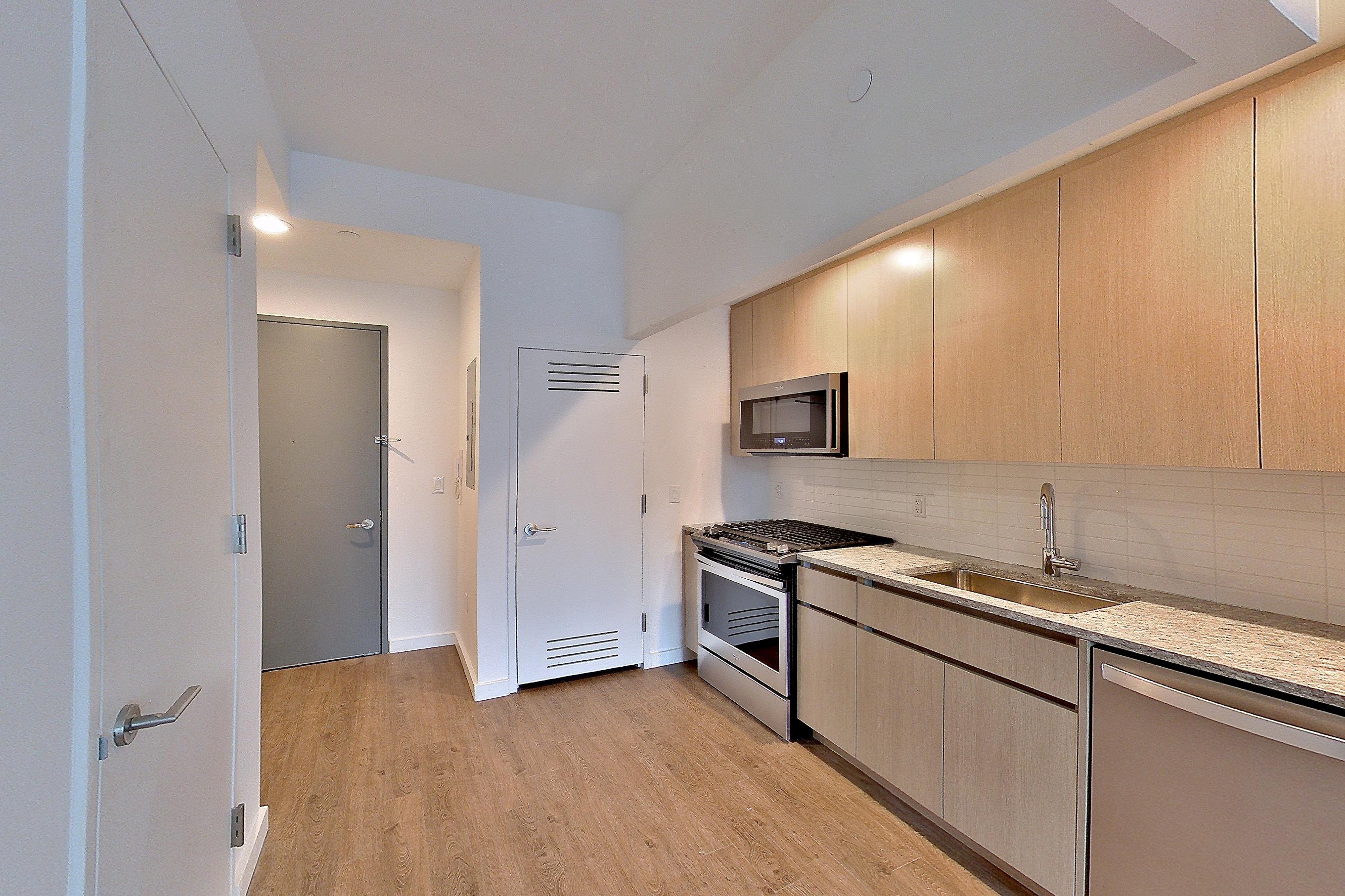 KITCHEN CLOSET