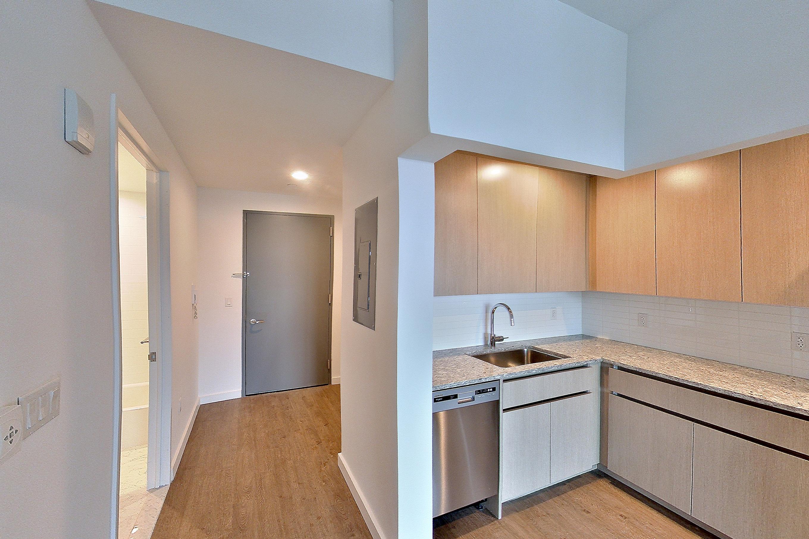 KITCHEN CLOSET
