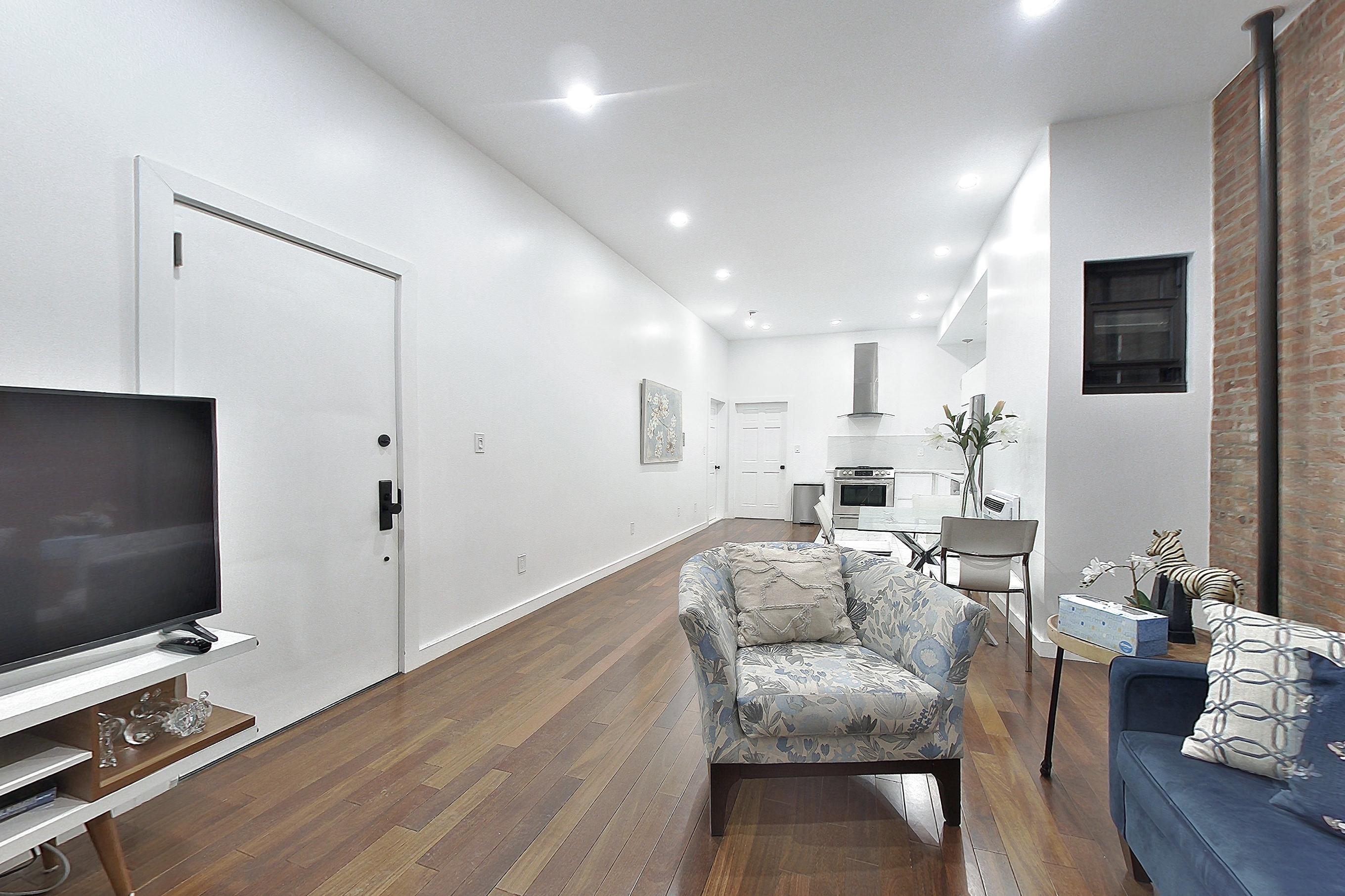 LIVING SPACE CORNER