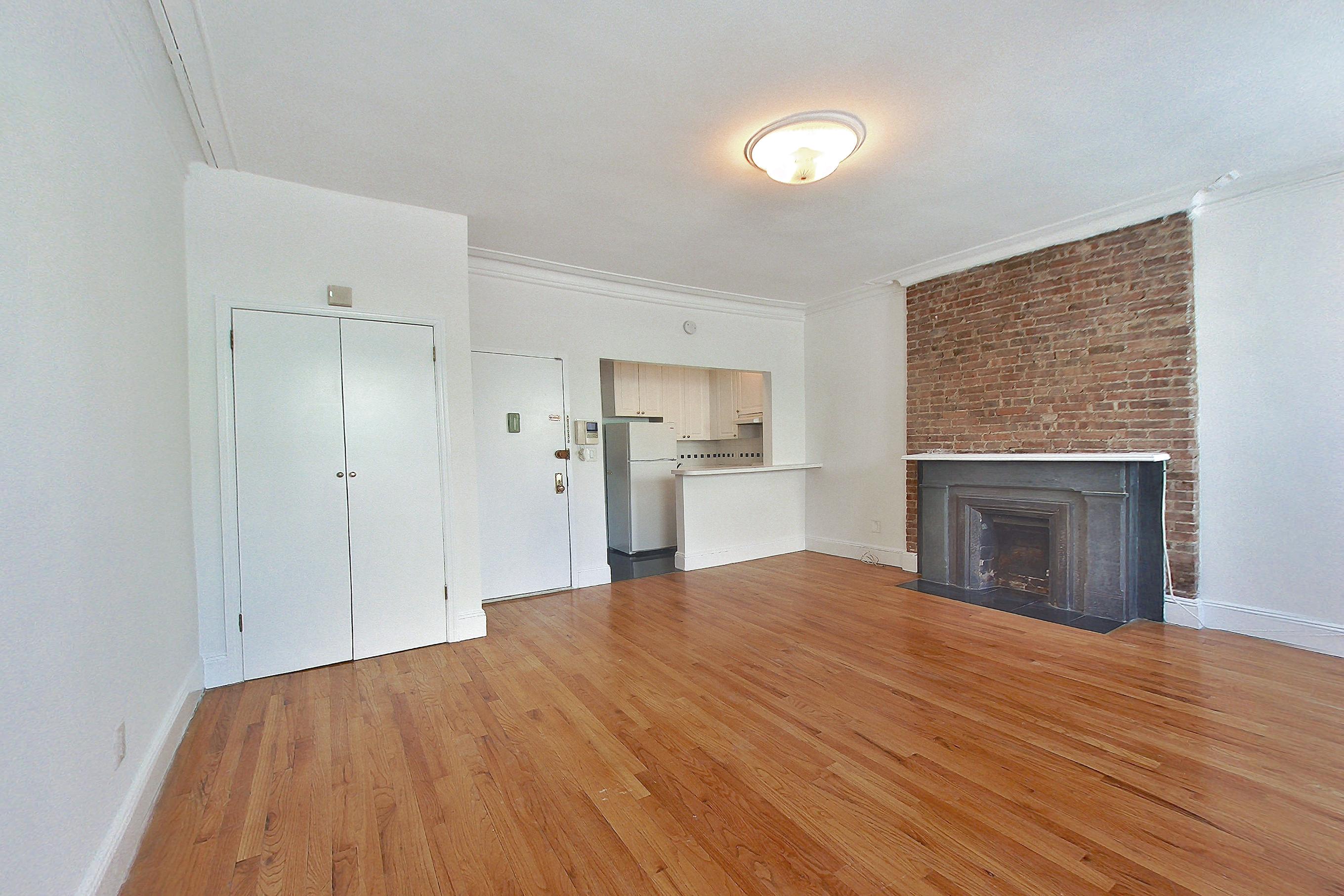 LIVING SPACE CORNER