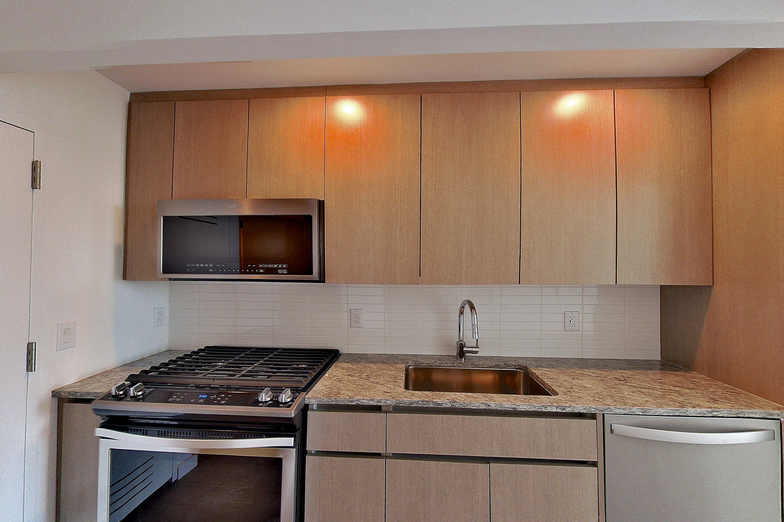 KITCHEN CLOSET