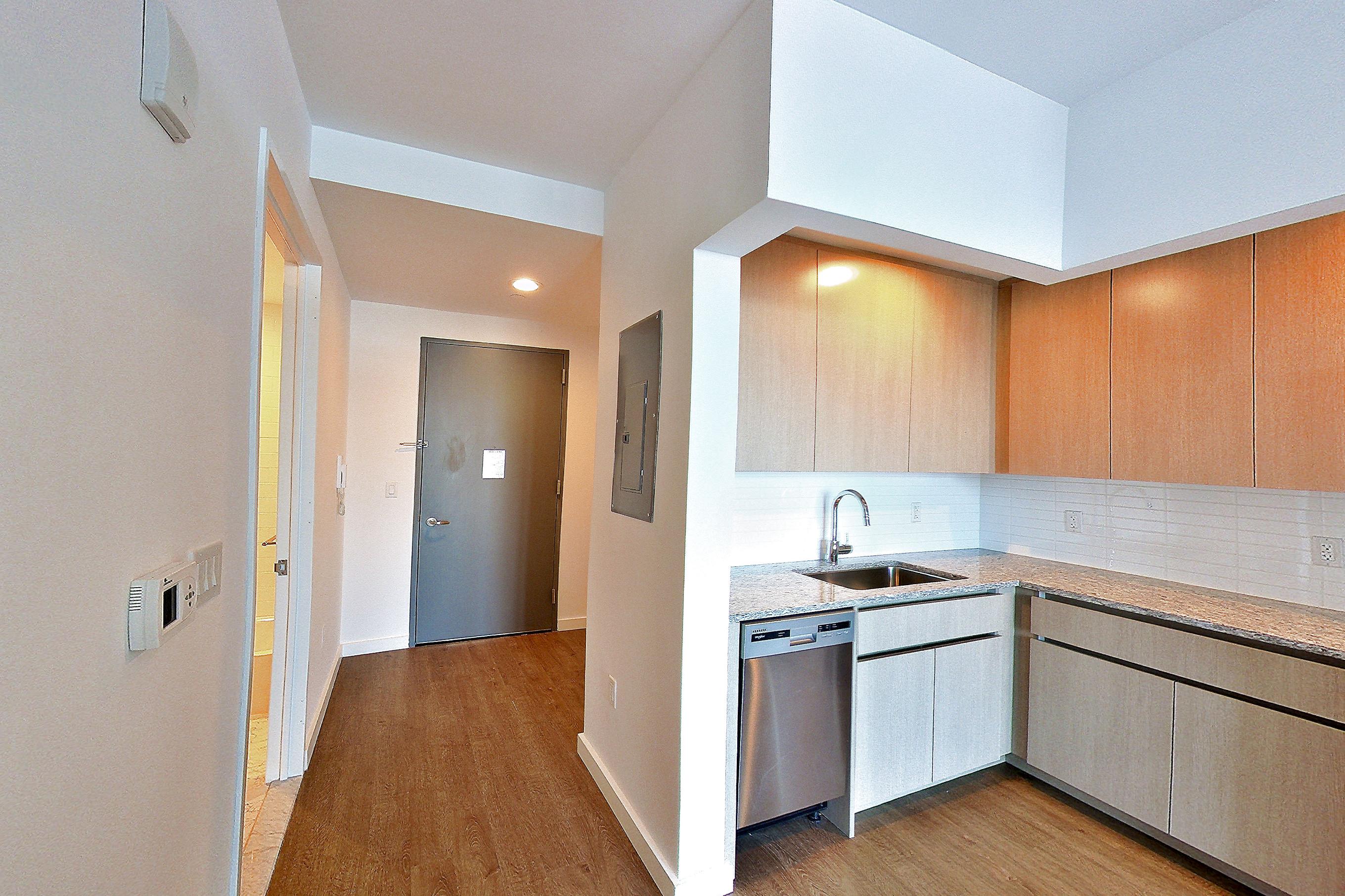 KITCHEN CLOSET