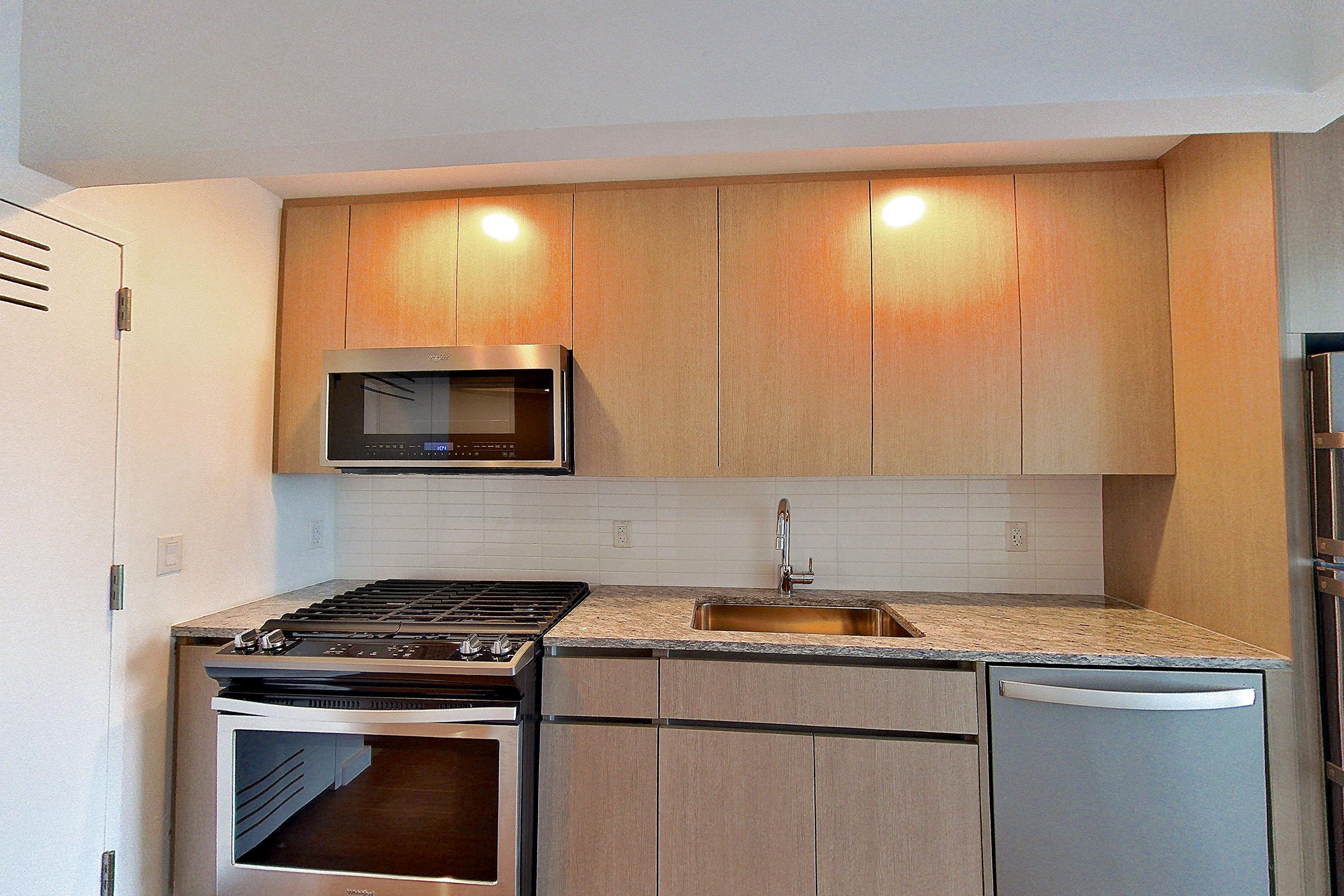 KITCHEN CLOSET