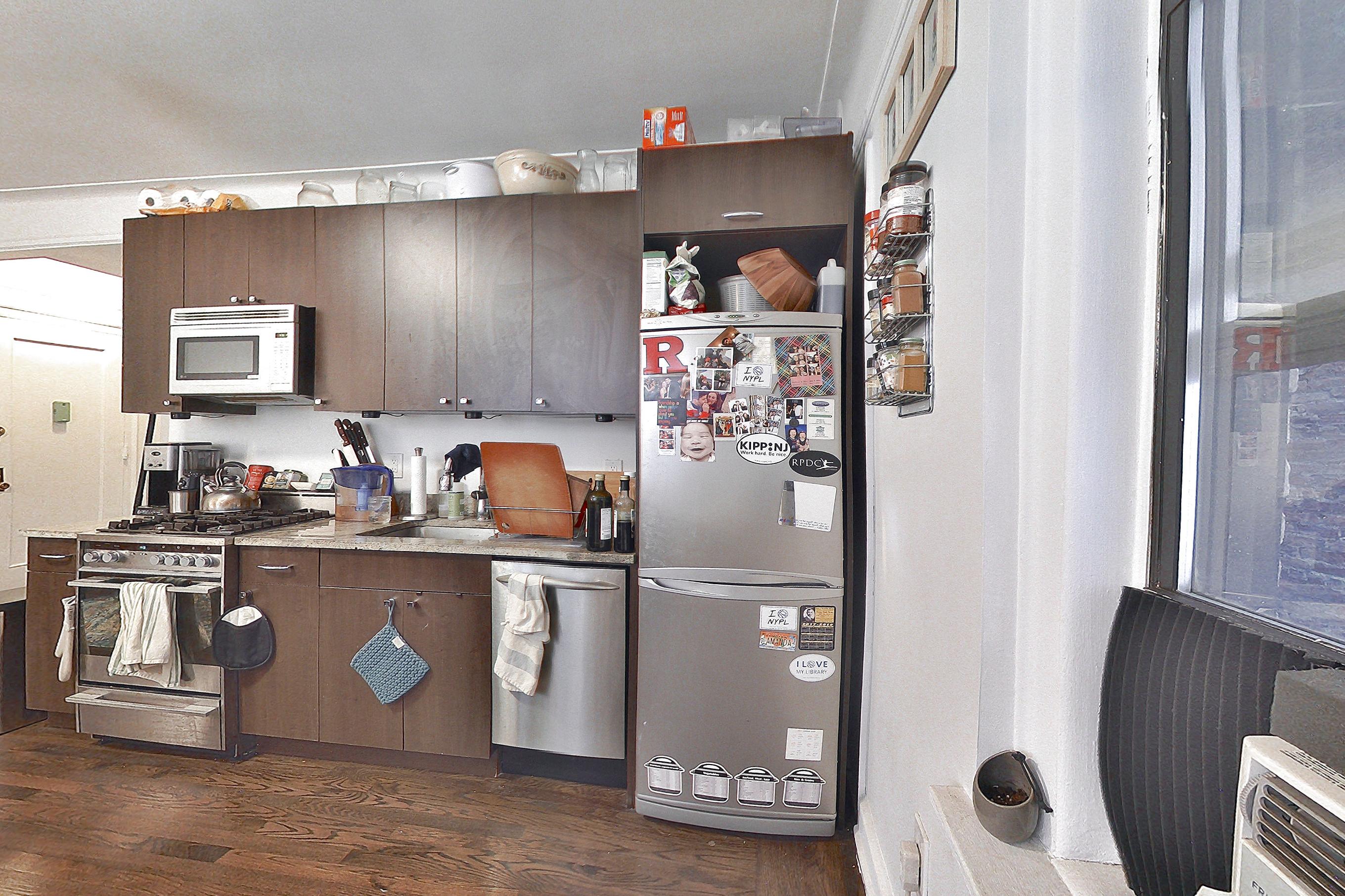 LIVING SPACE CORNER