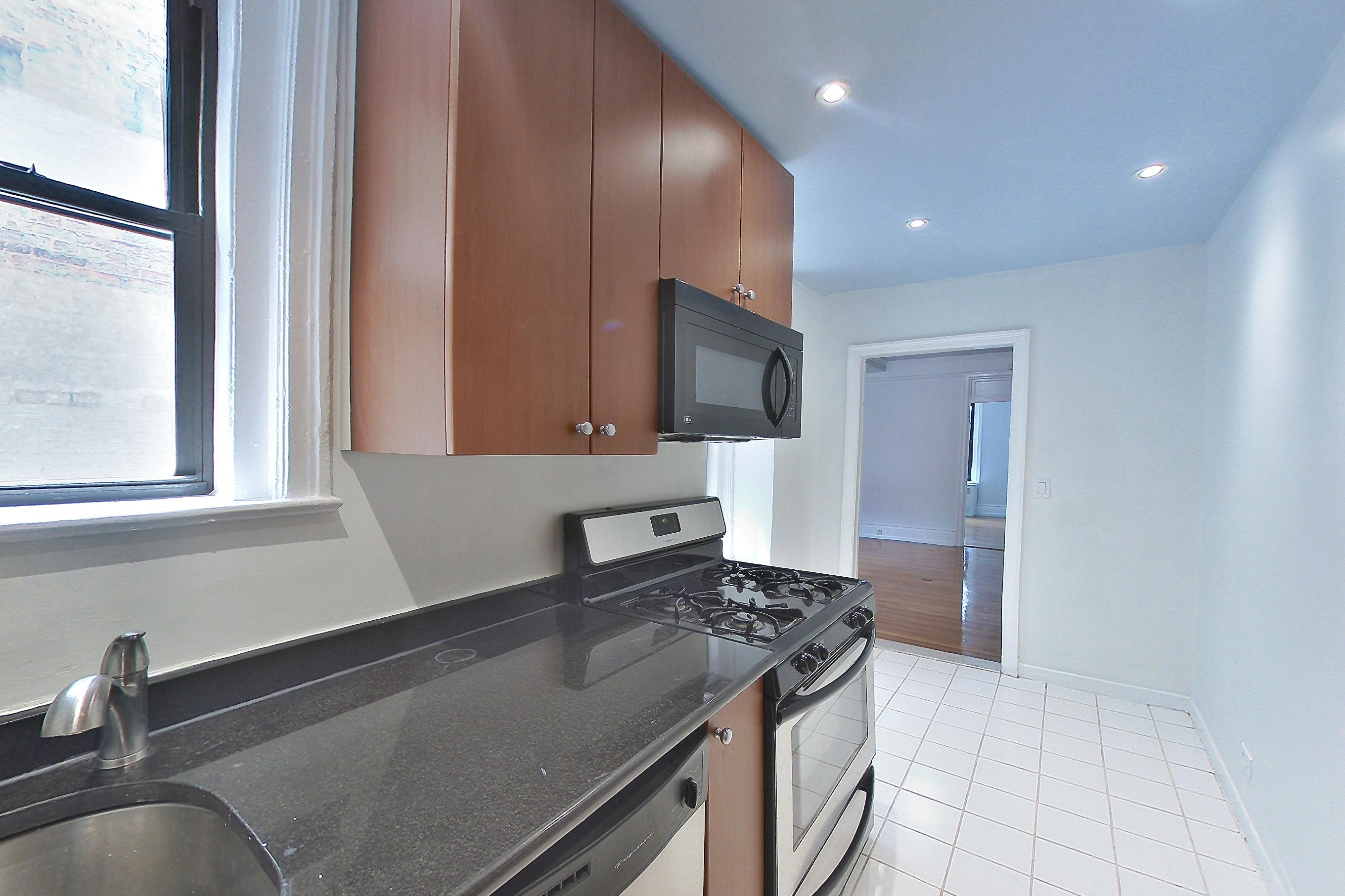 KITCHEN CENTER
