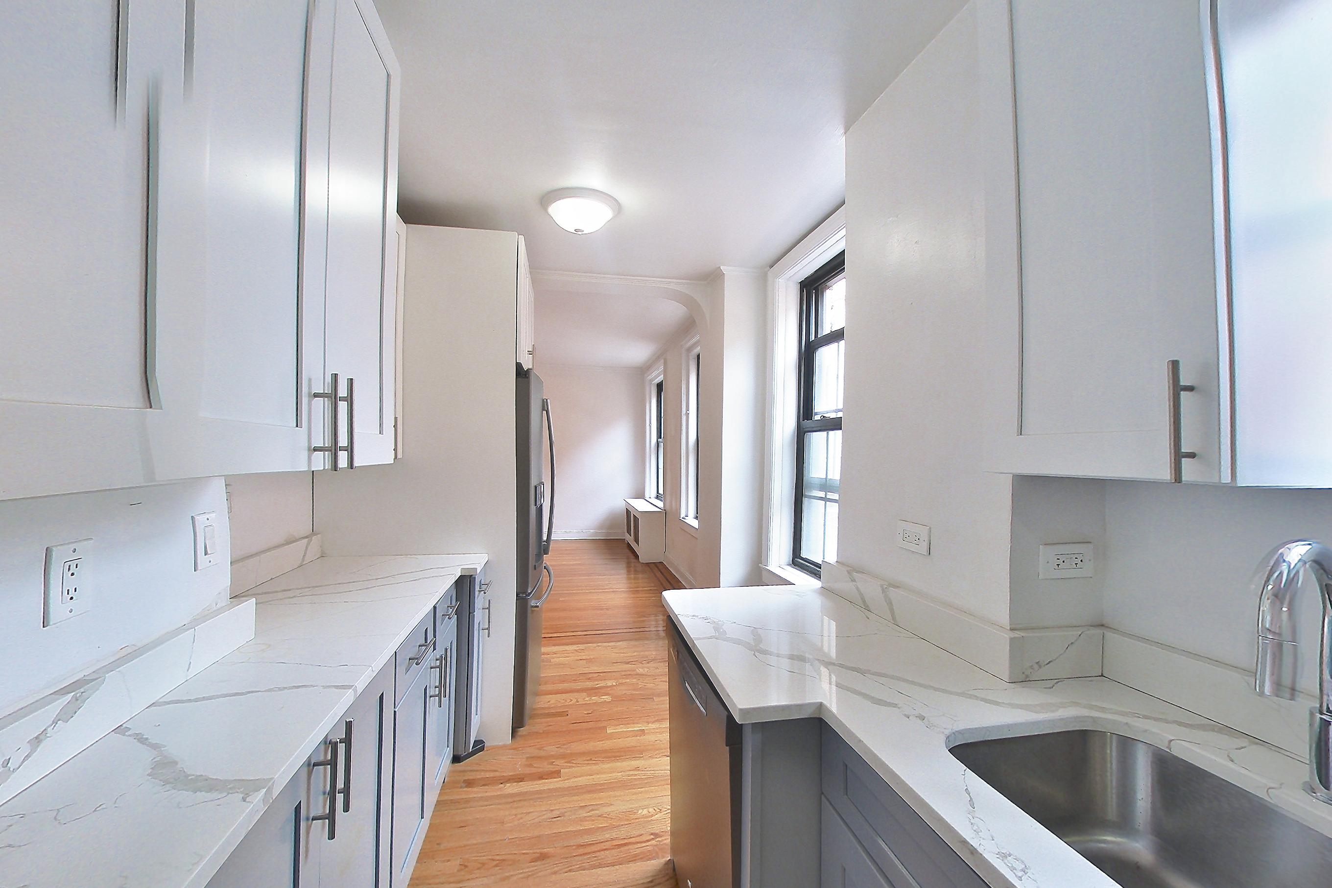 KITCHEN CENTER