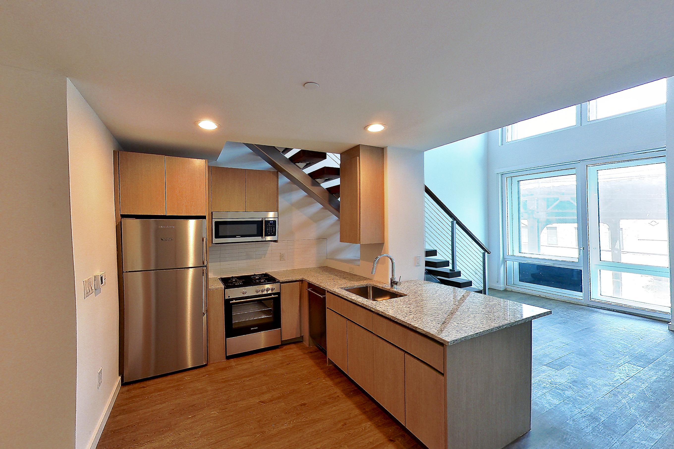 KITCHEN CLOSET