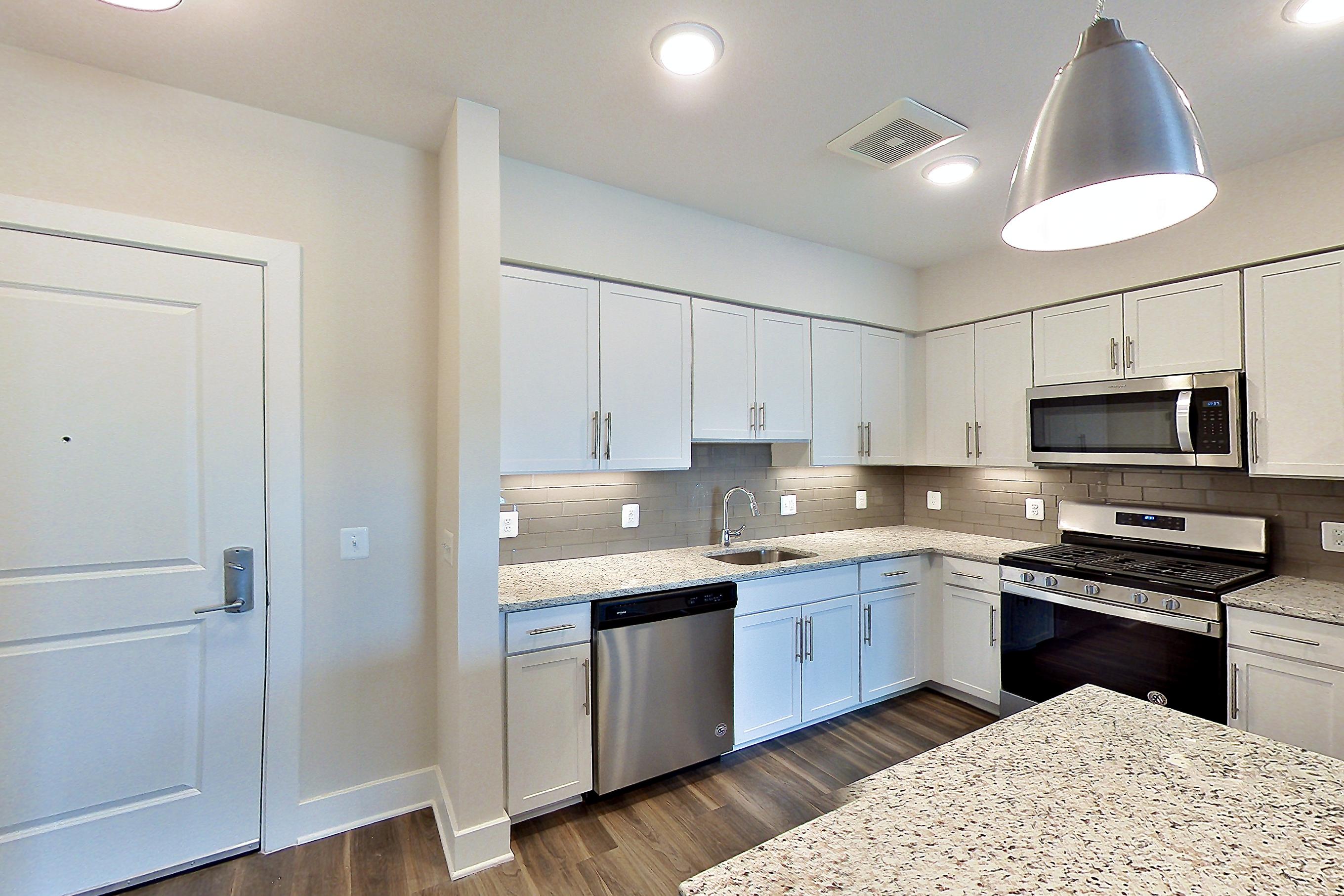 KITCHEN CLOSET