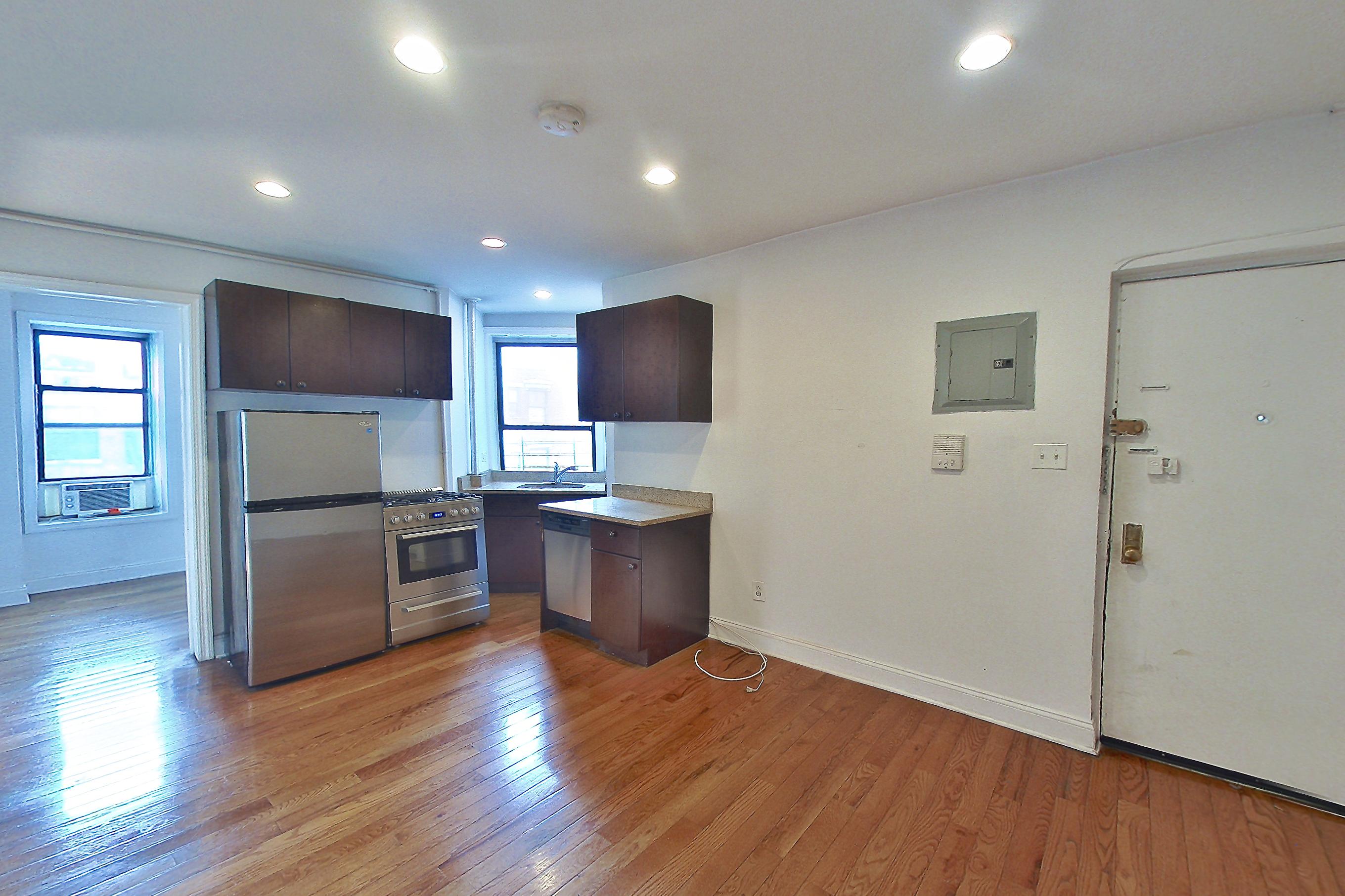 LIVING ROOM 1
