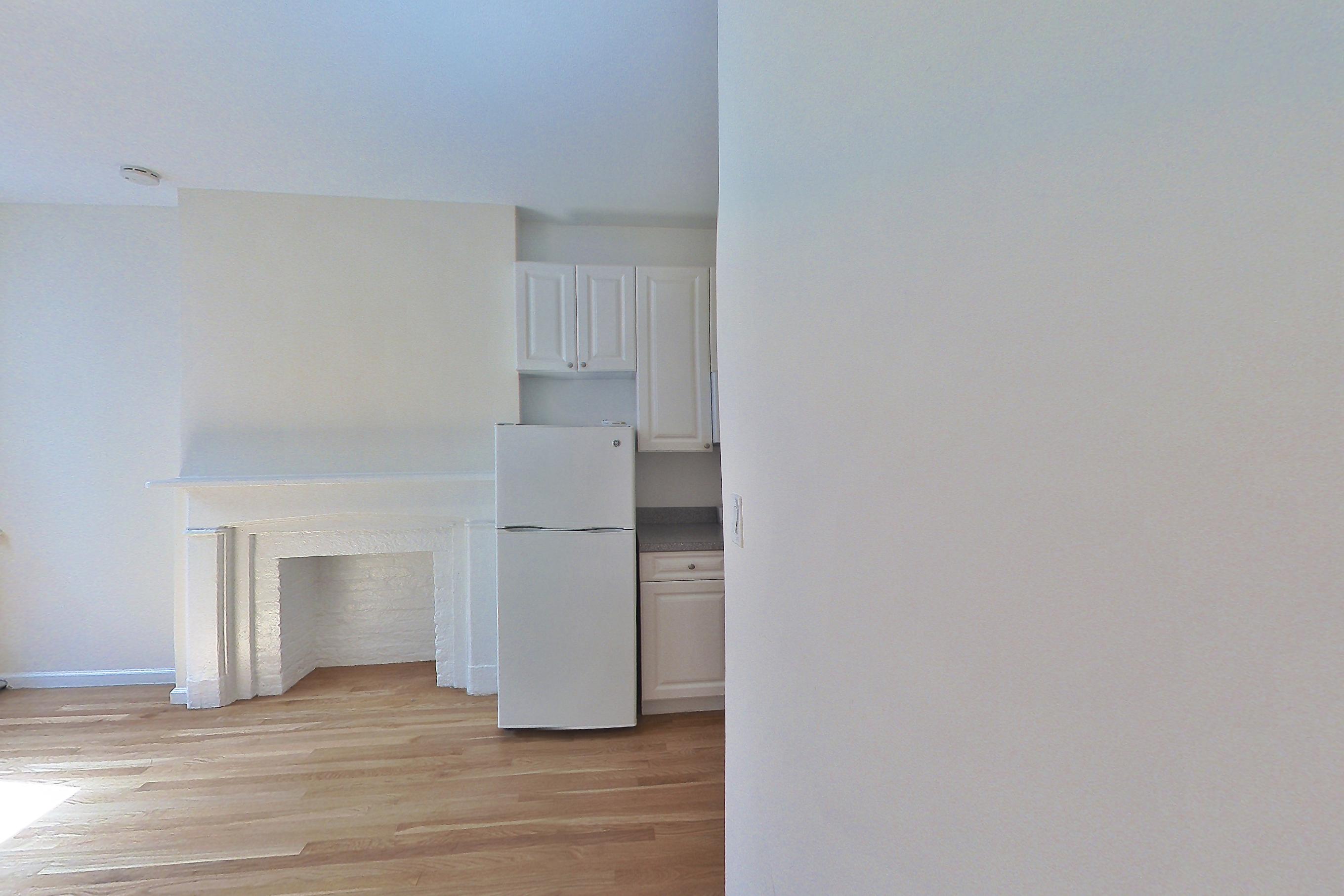 LIVING ROOM CORNER 1