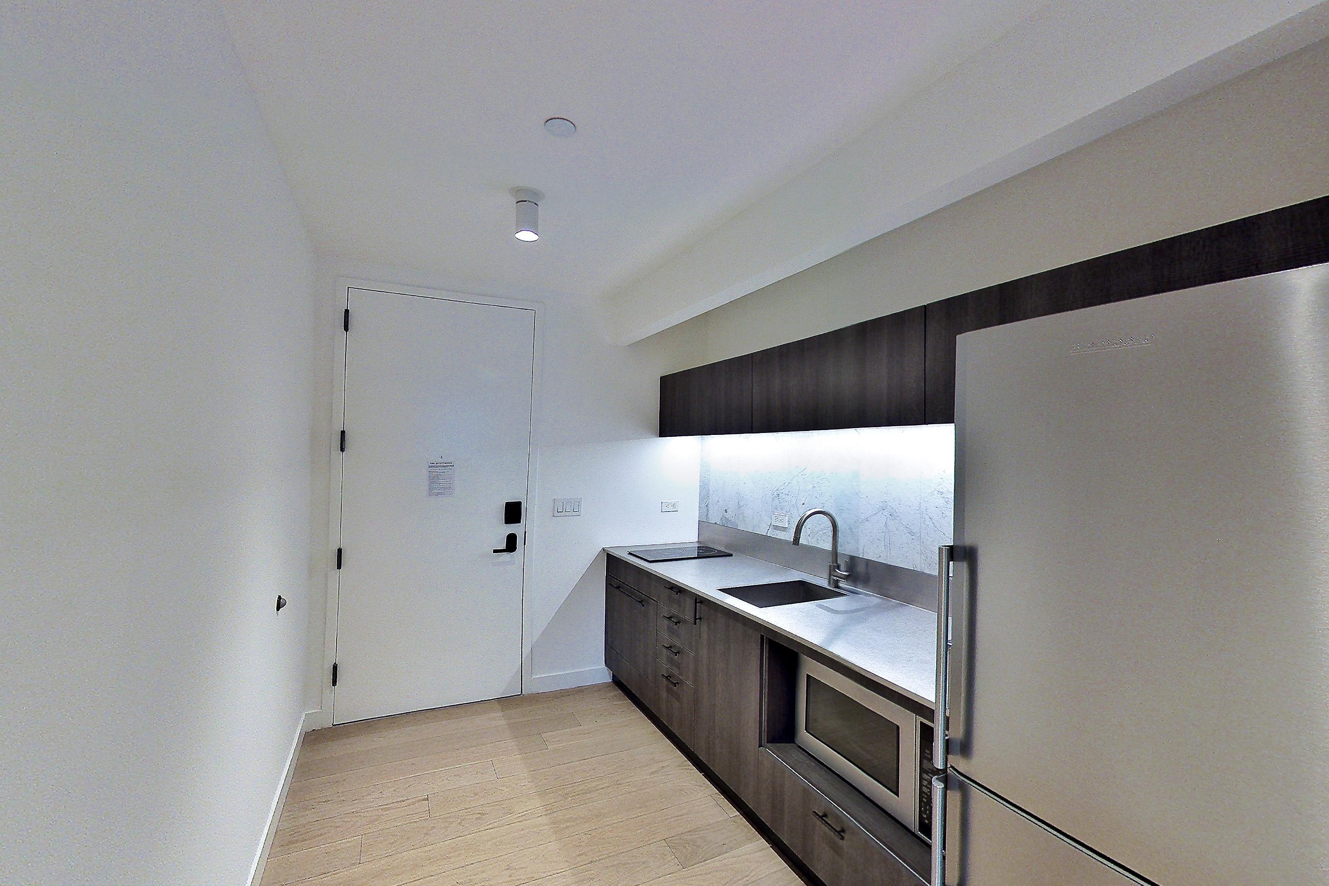 KITCHEN CLOSET
