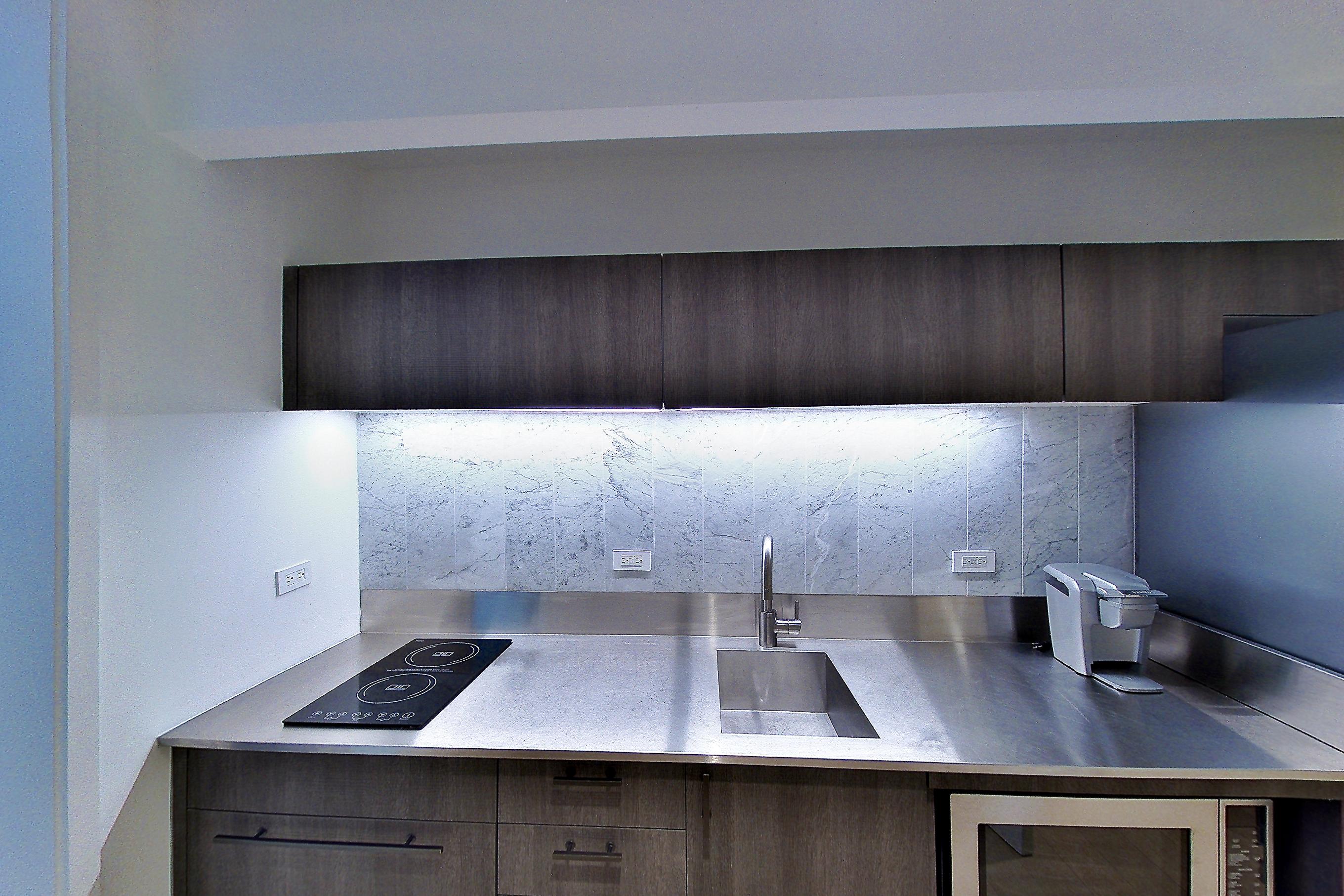 KITCHEN CLOSET
