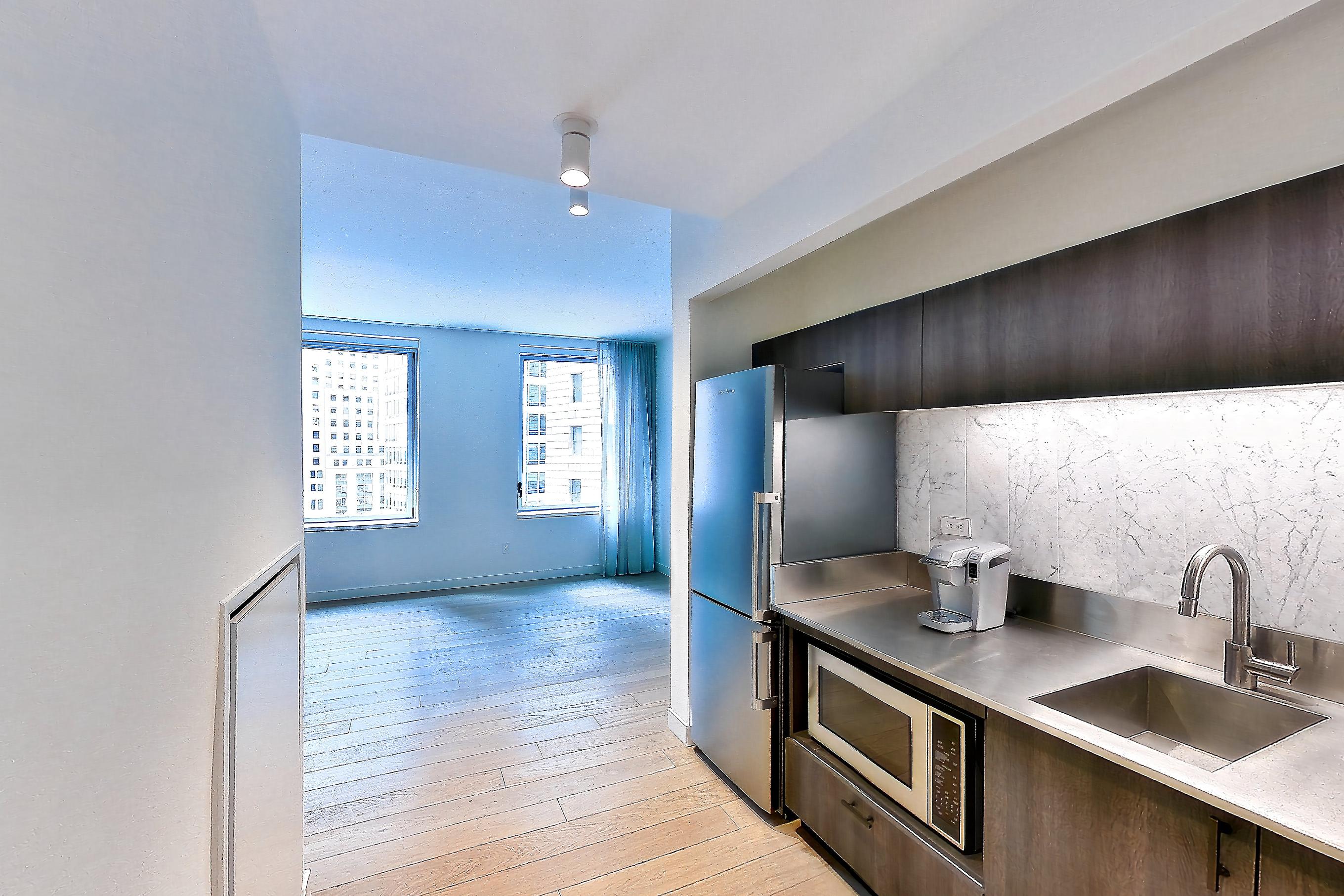 KITCHEN CLOSET