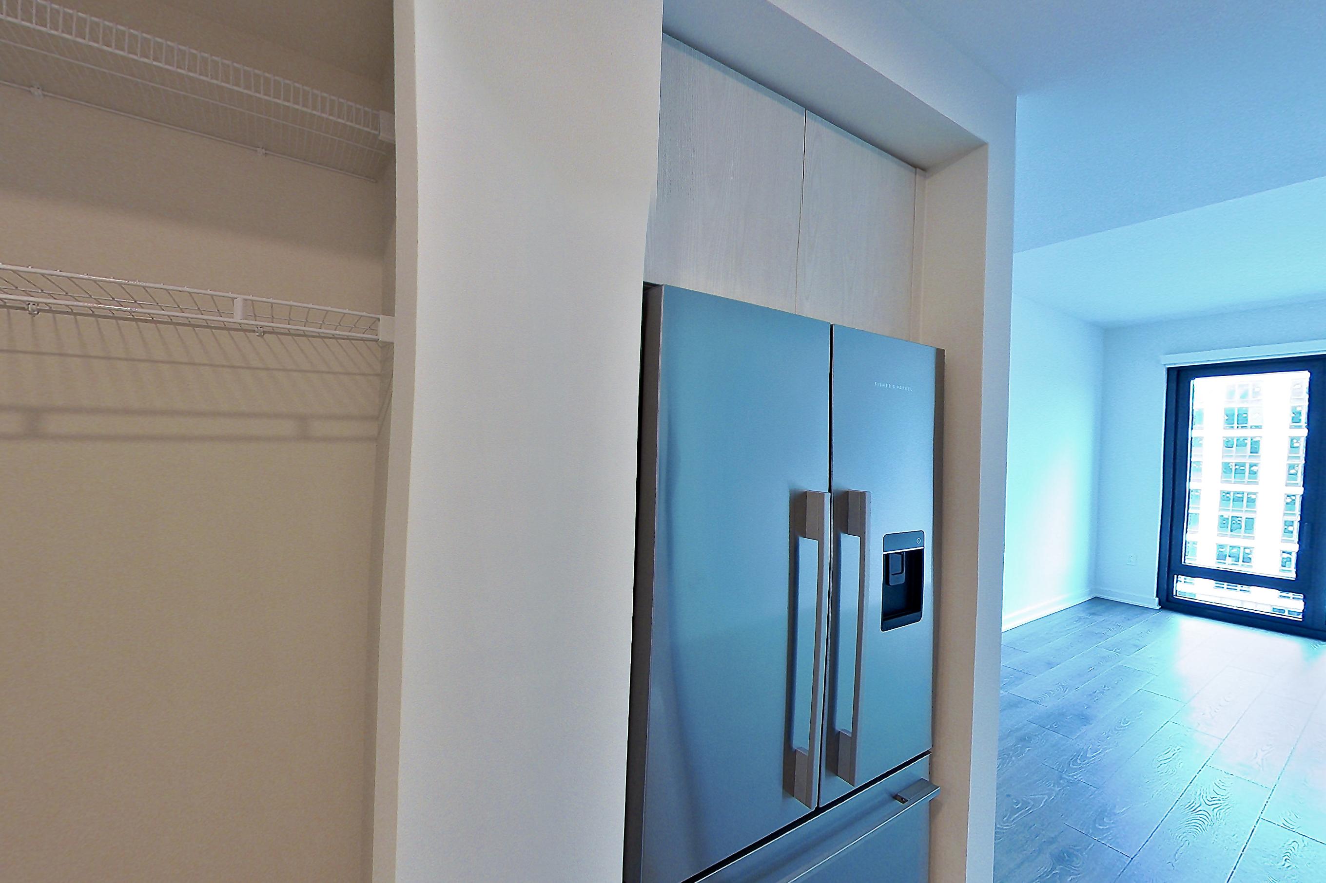 KITCHEN CLOSET
