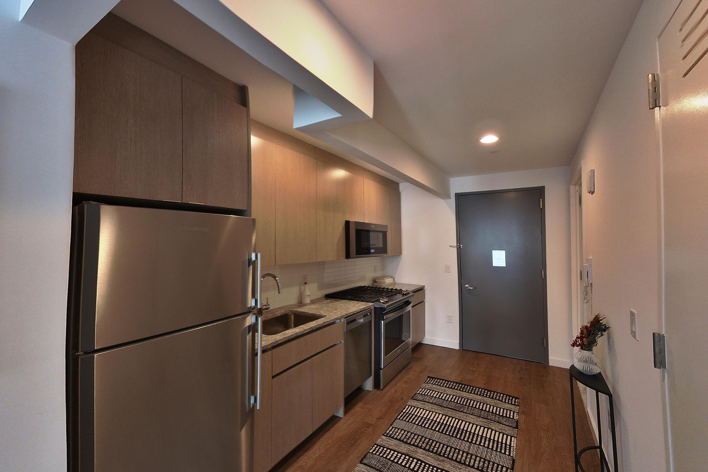 KITCHEN CLOSET