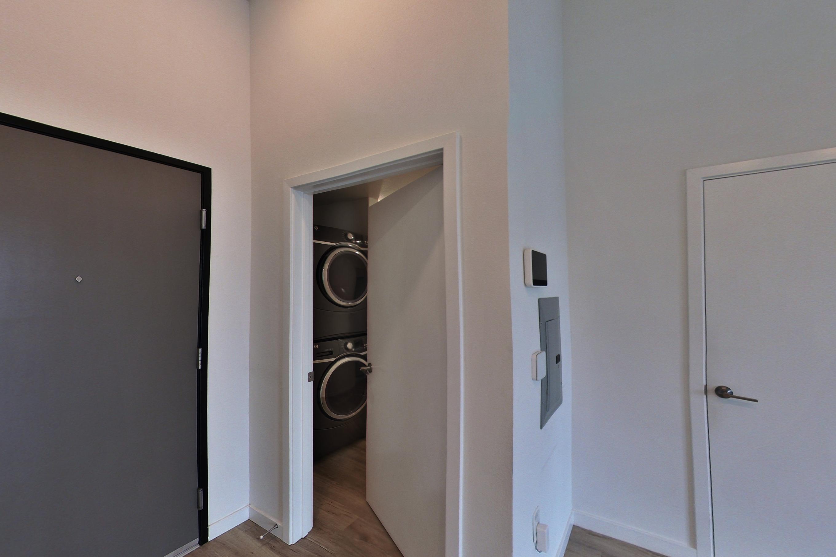 DINING ROOM (representative of this floor plan)