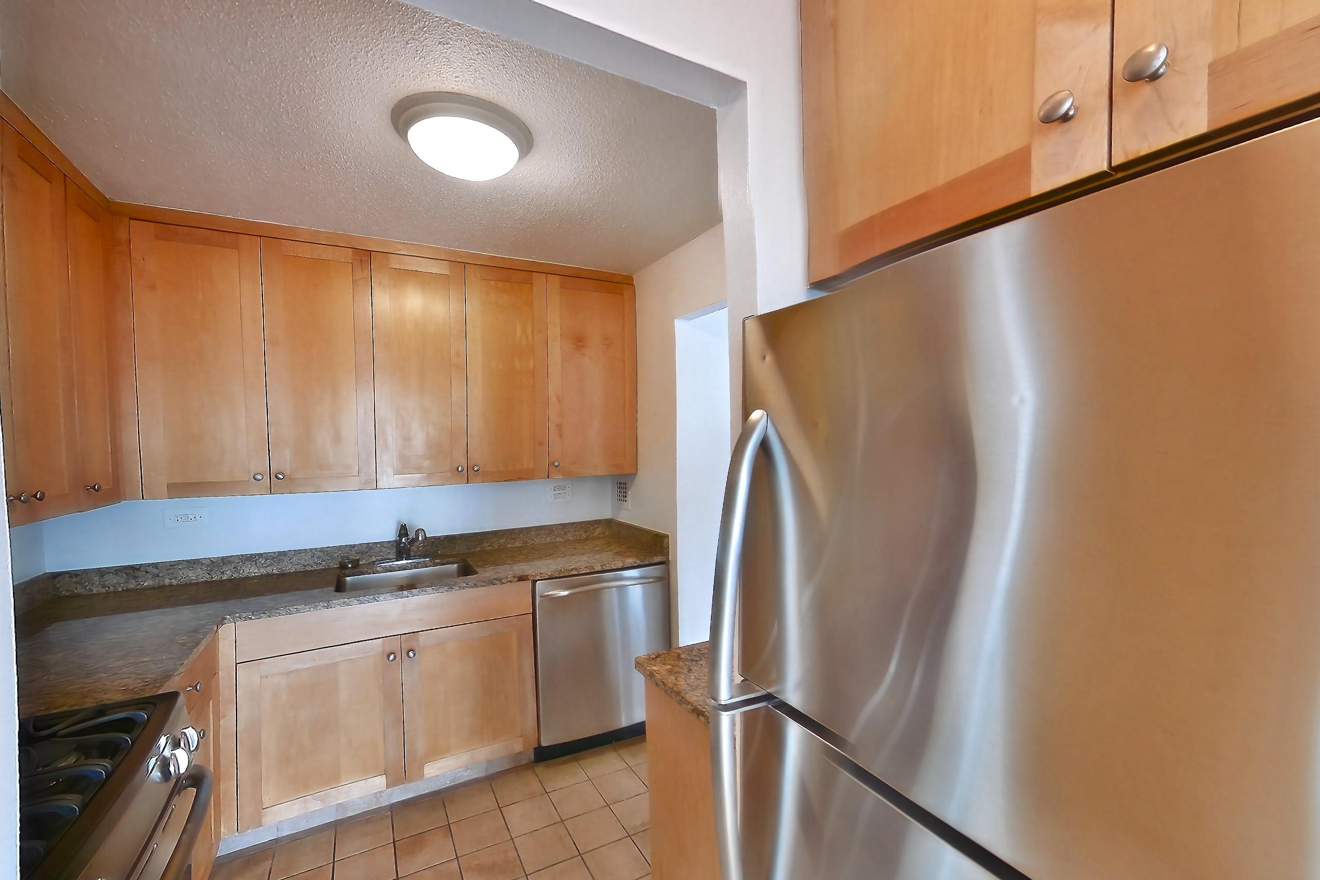 KITCHEN CLOSET