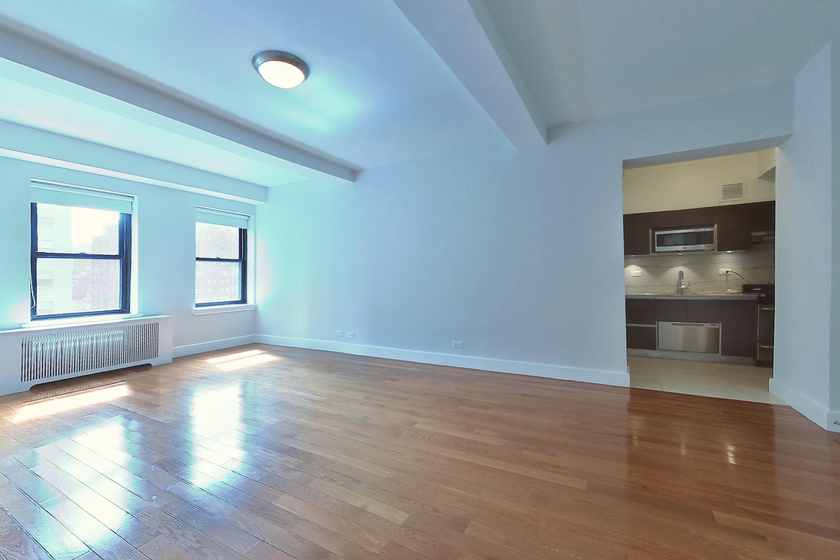 LIVING SPACE CLOSET