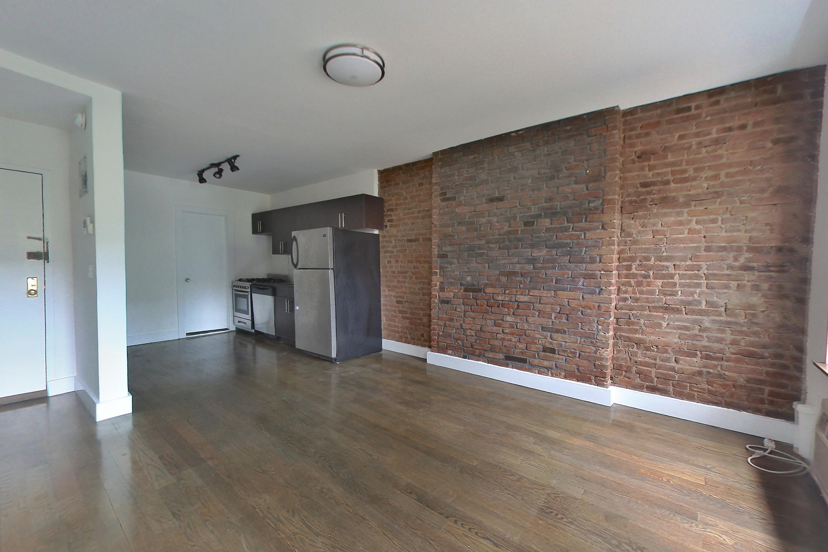LIVING ROOM CORNER 1