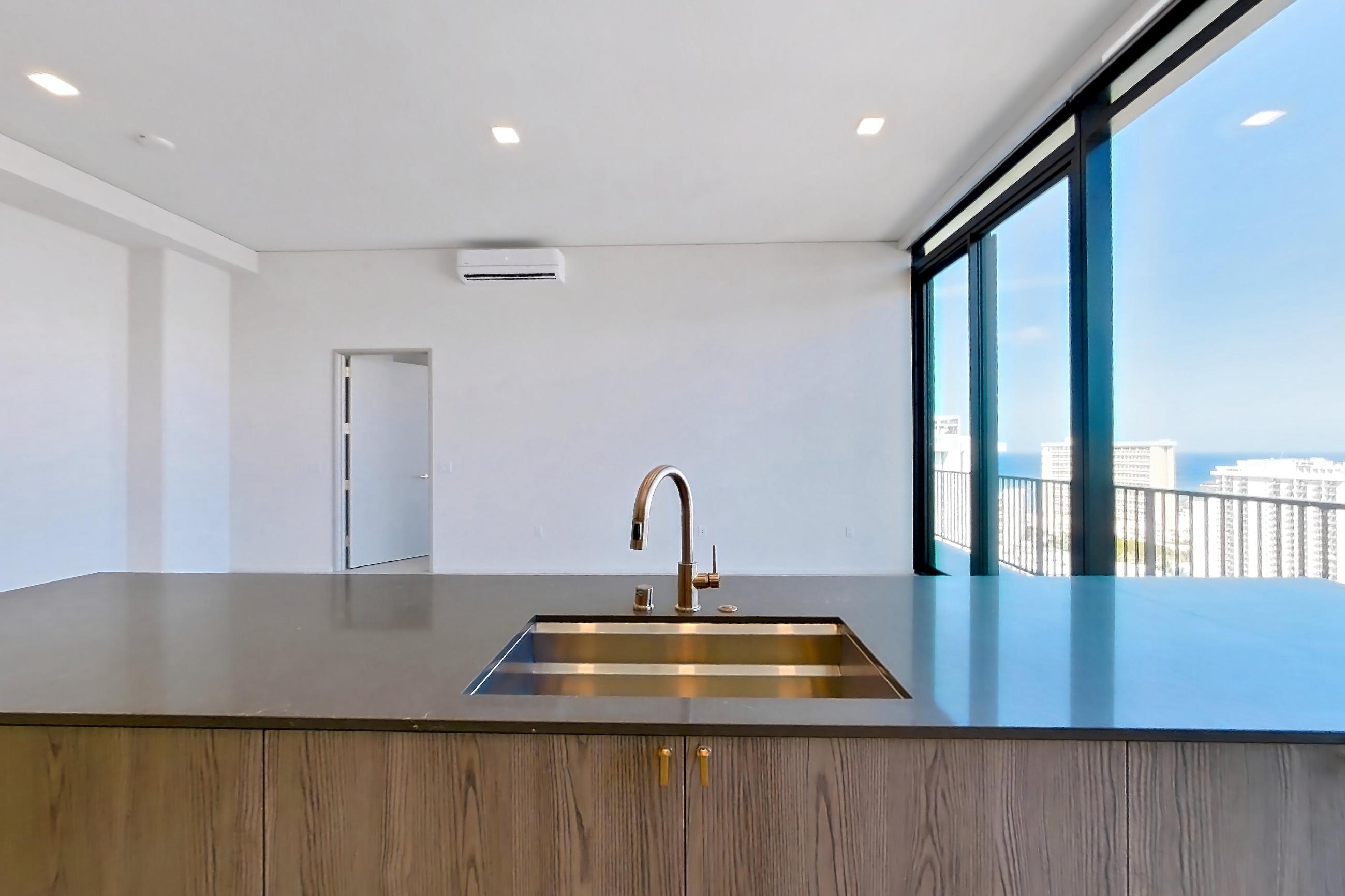 KITCHEN SINK