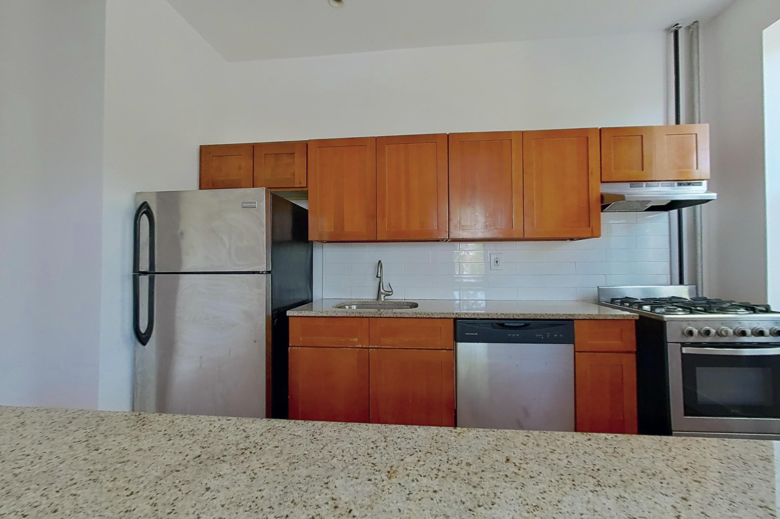 KITCHEN COUNTER