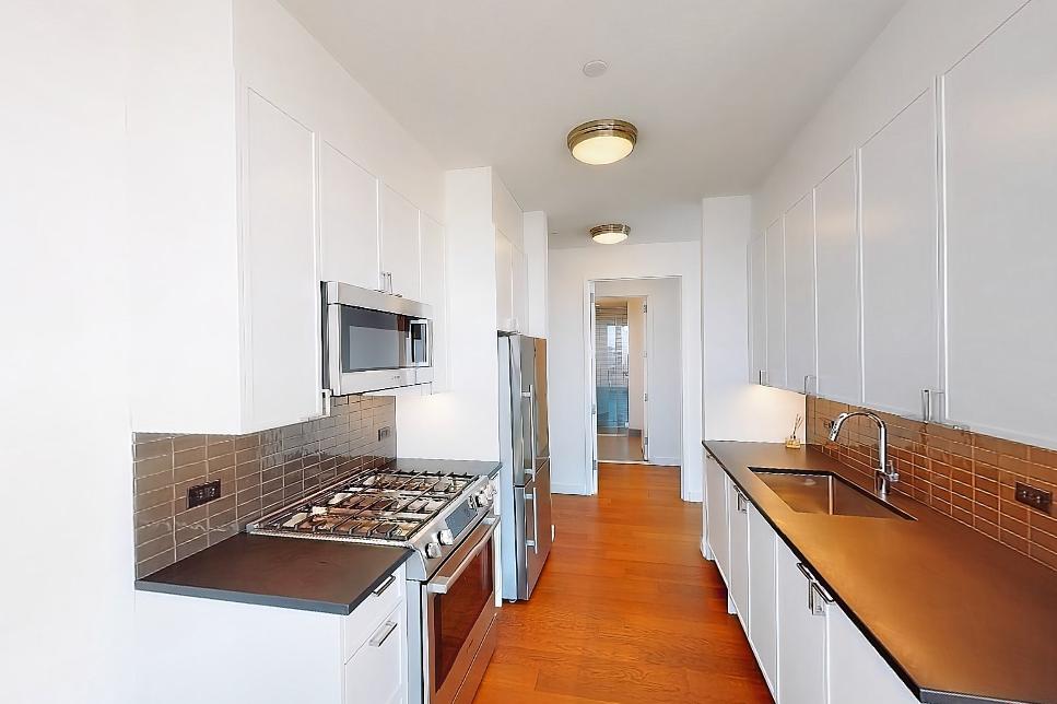 KITCHEN & LIVING ROOM
