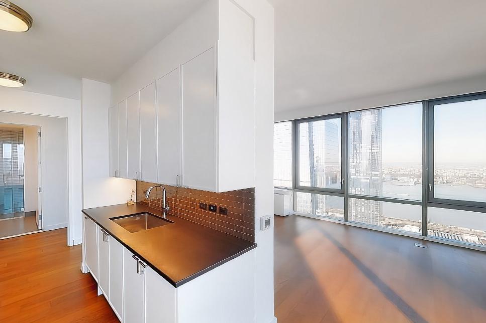 KITCHEN & LIVING ROOM